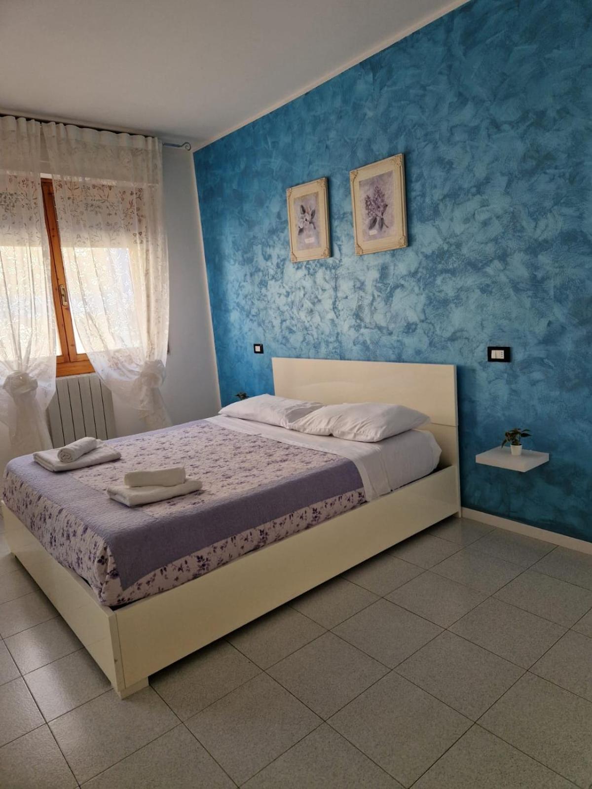 One-Bedroom Apartment - Photo 14