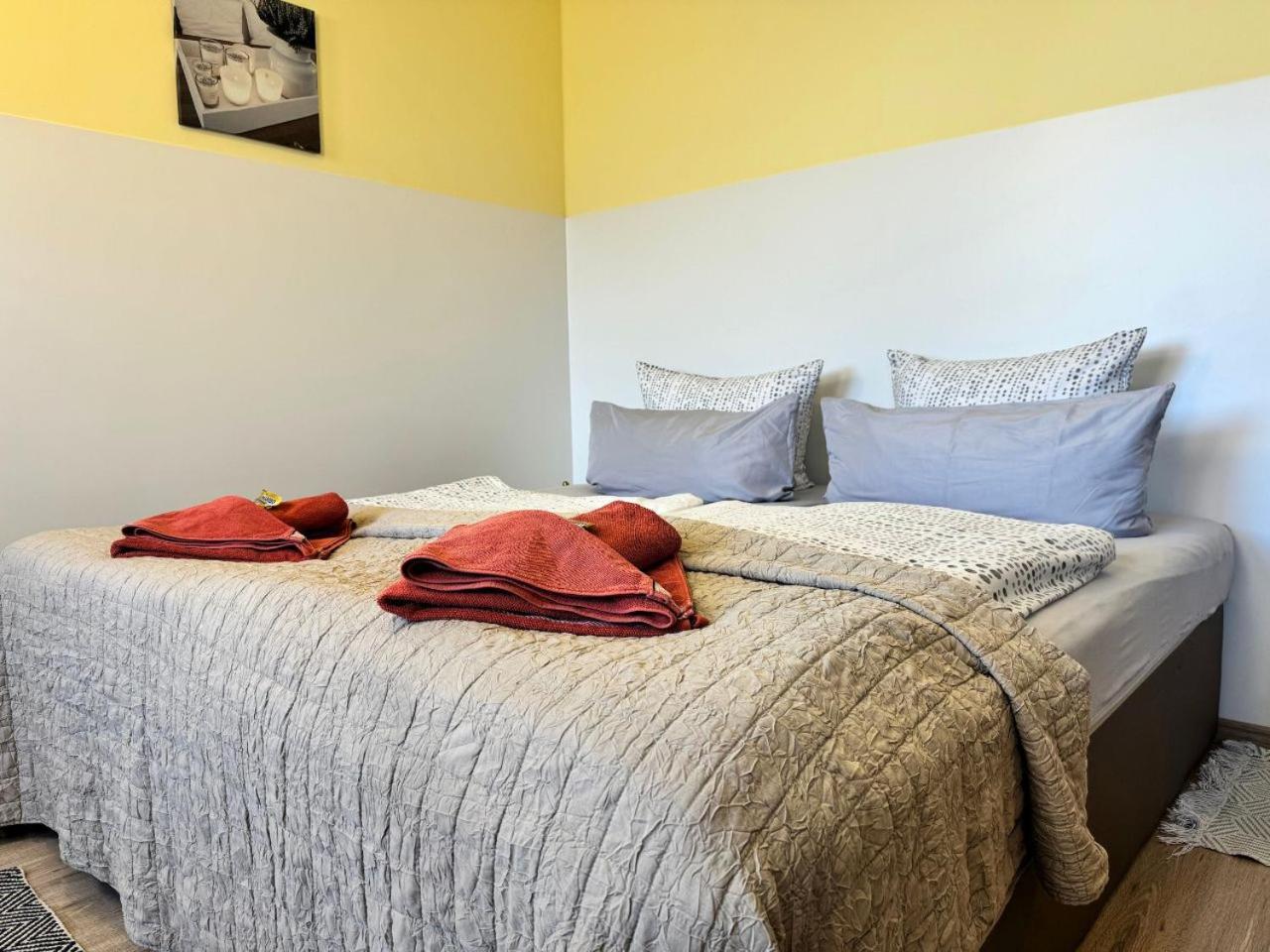 Studio Apartment photo 1