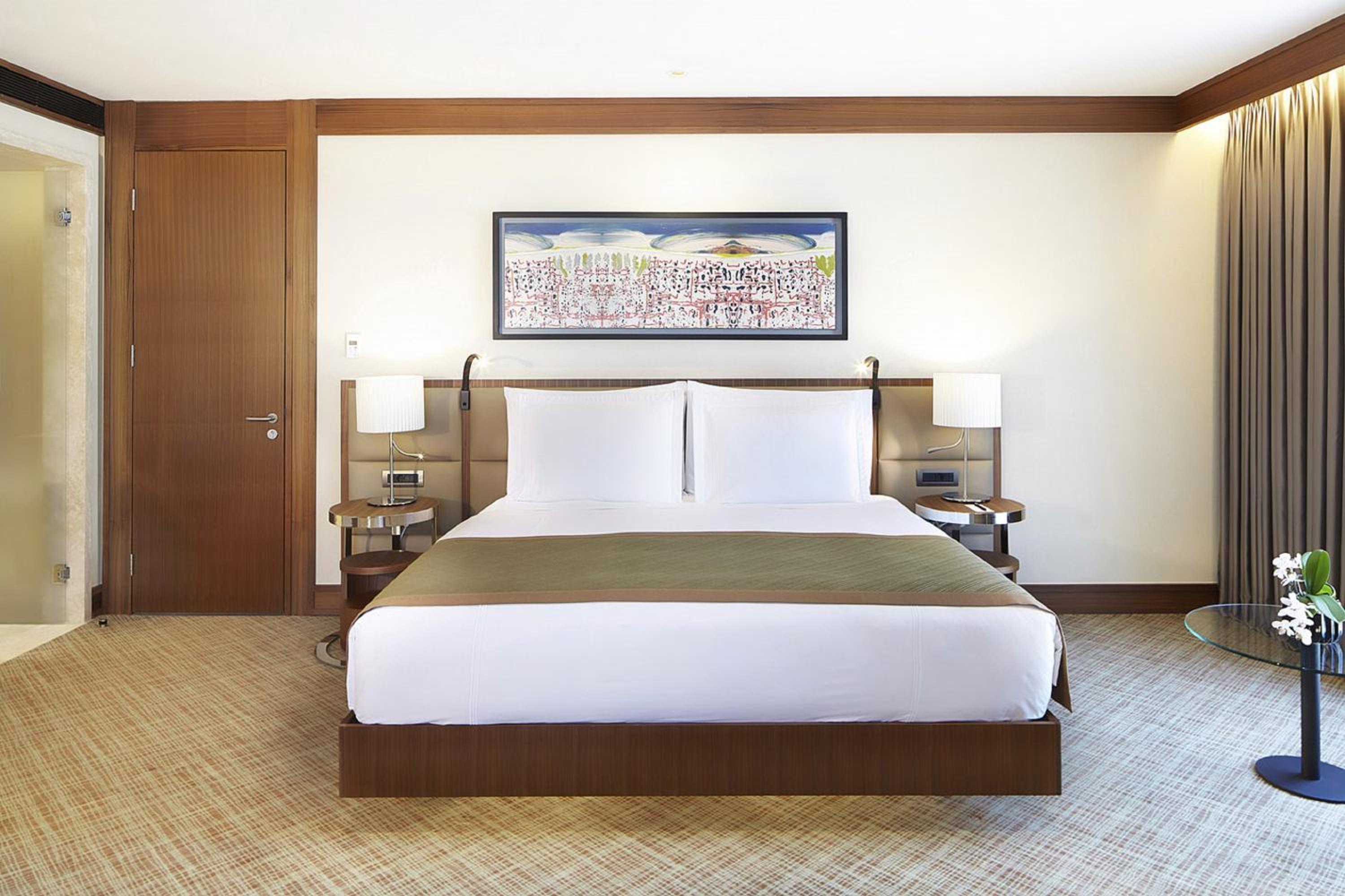Business Suite photo 3