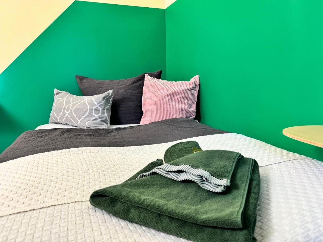 Studio Apartment photo 1