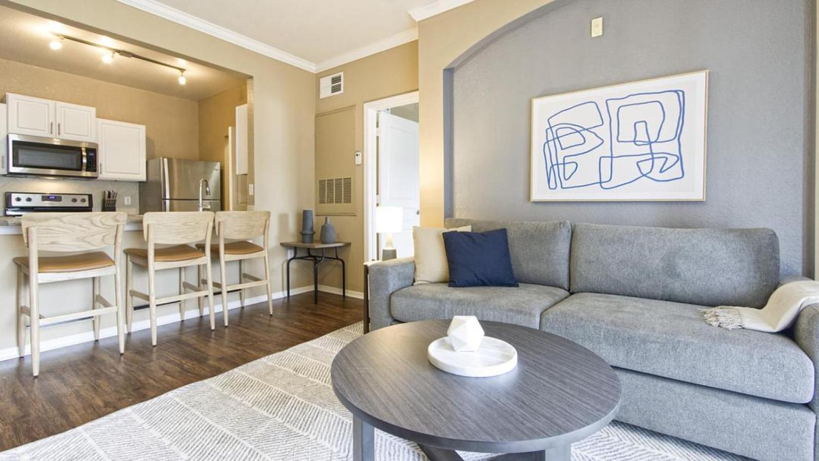 Apartment photo 2