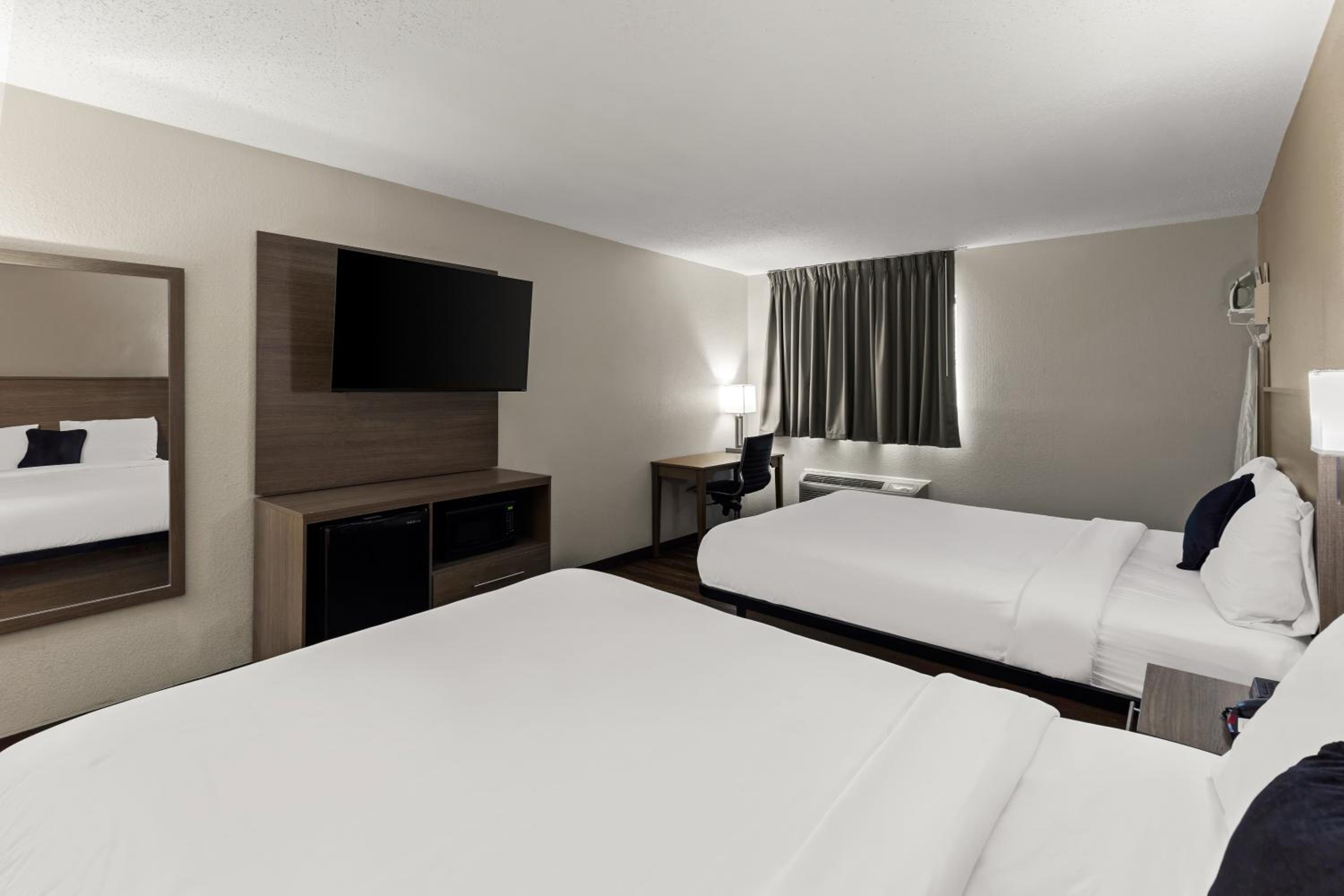 Queen Room - Photo 1