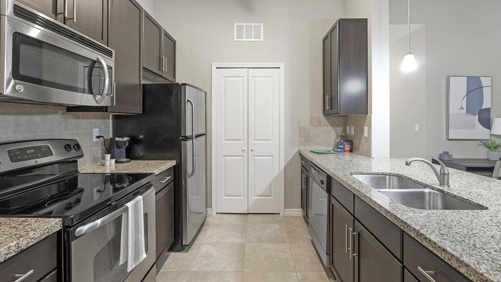 Apartment photo 3