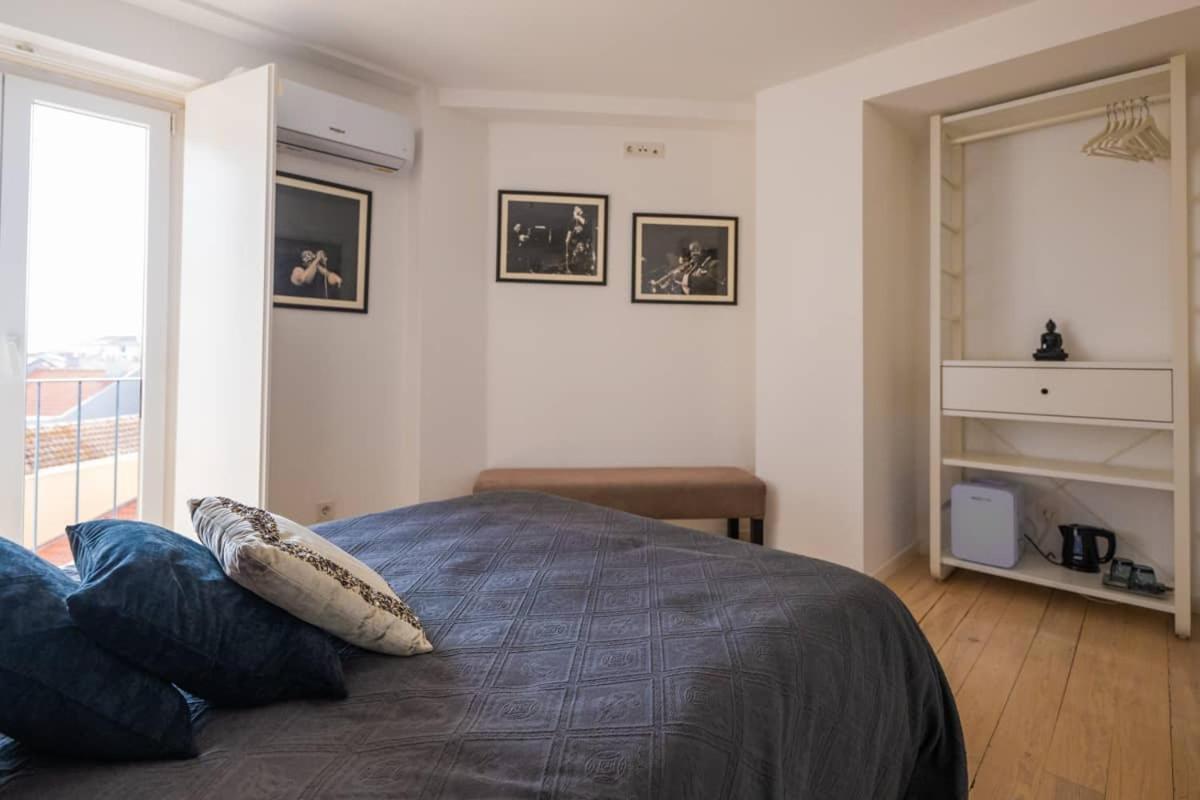 Double Room with City View - Photo 3