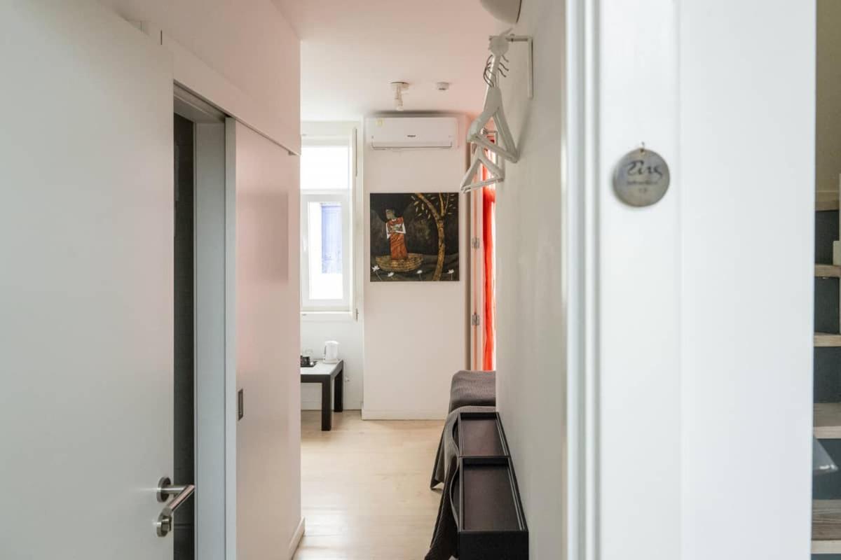 Large Twin Room - Photo 7