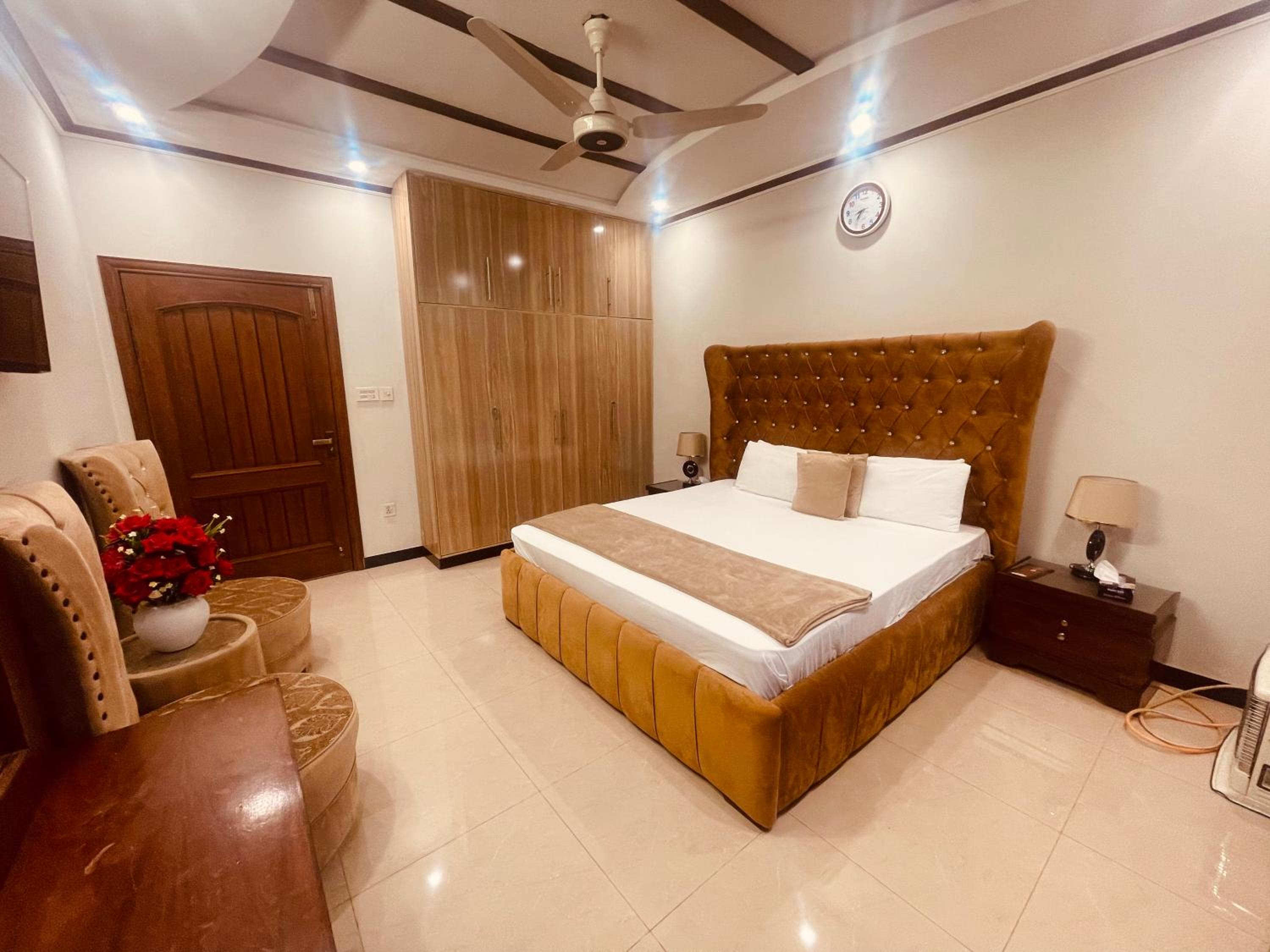 King Room with Balcony photo 3