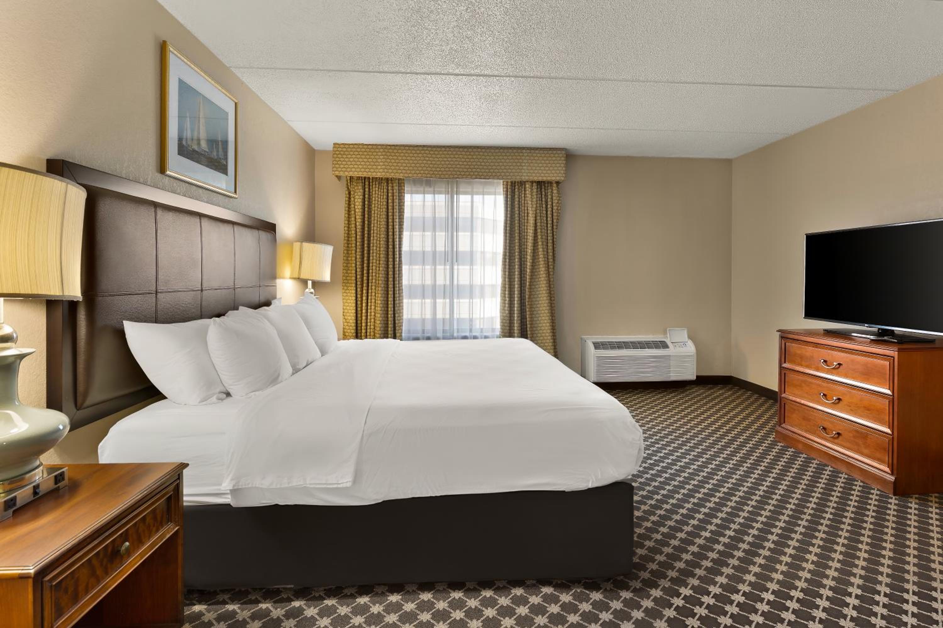 Holiday Inn Cleveland Airport West by IHG