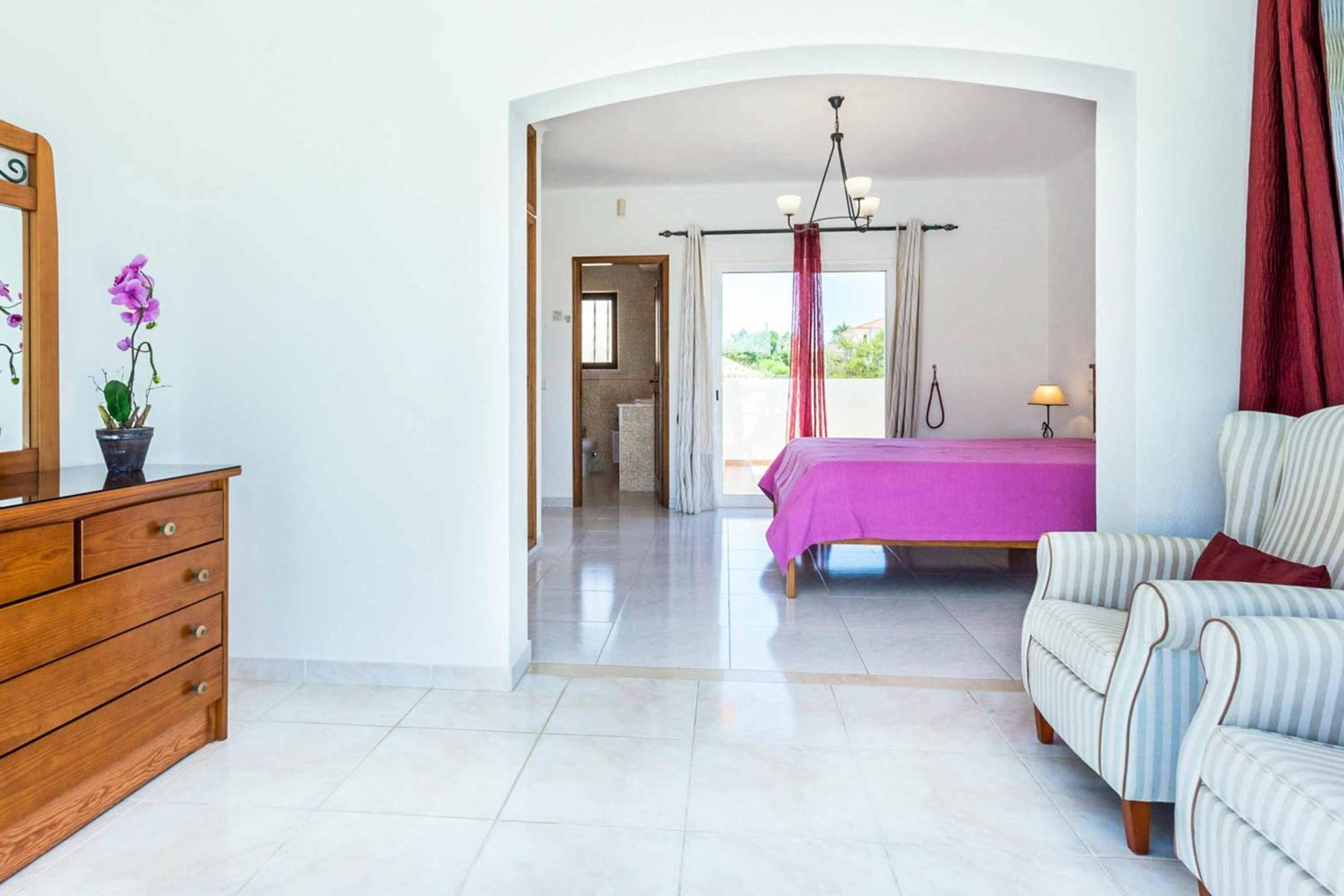 Villa photo 3