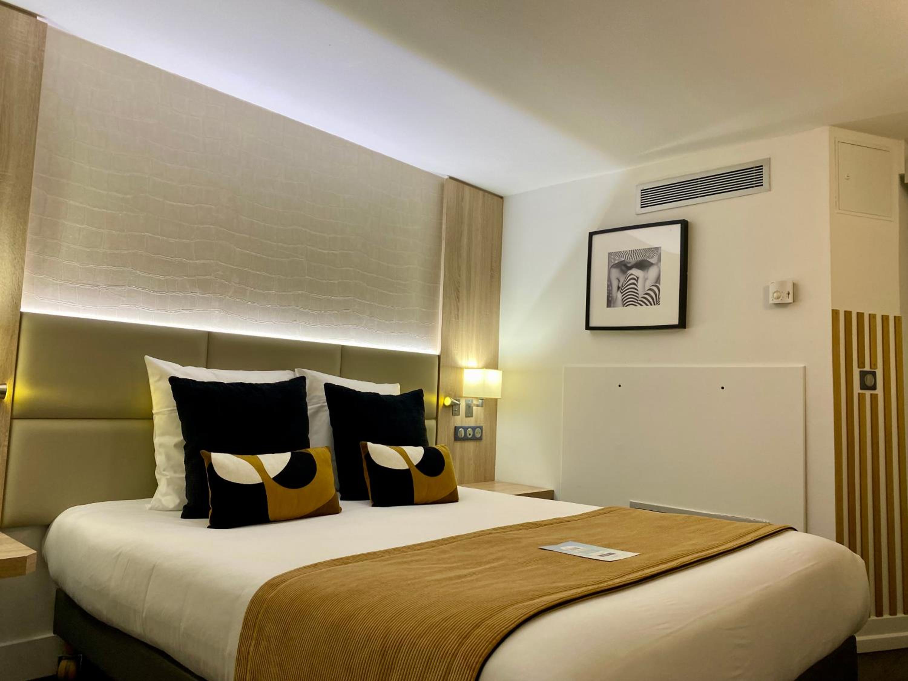 Double Room - Photo 13