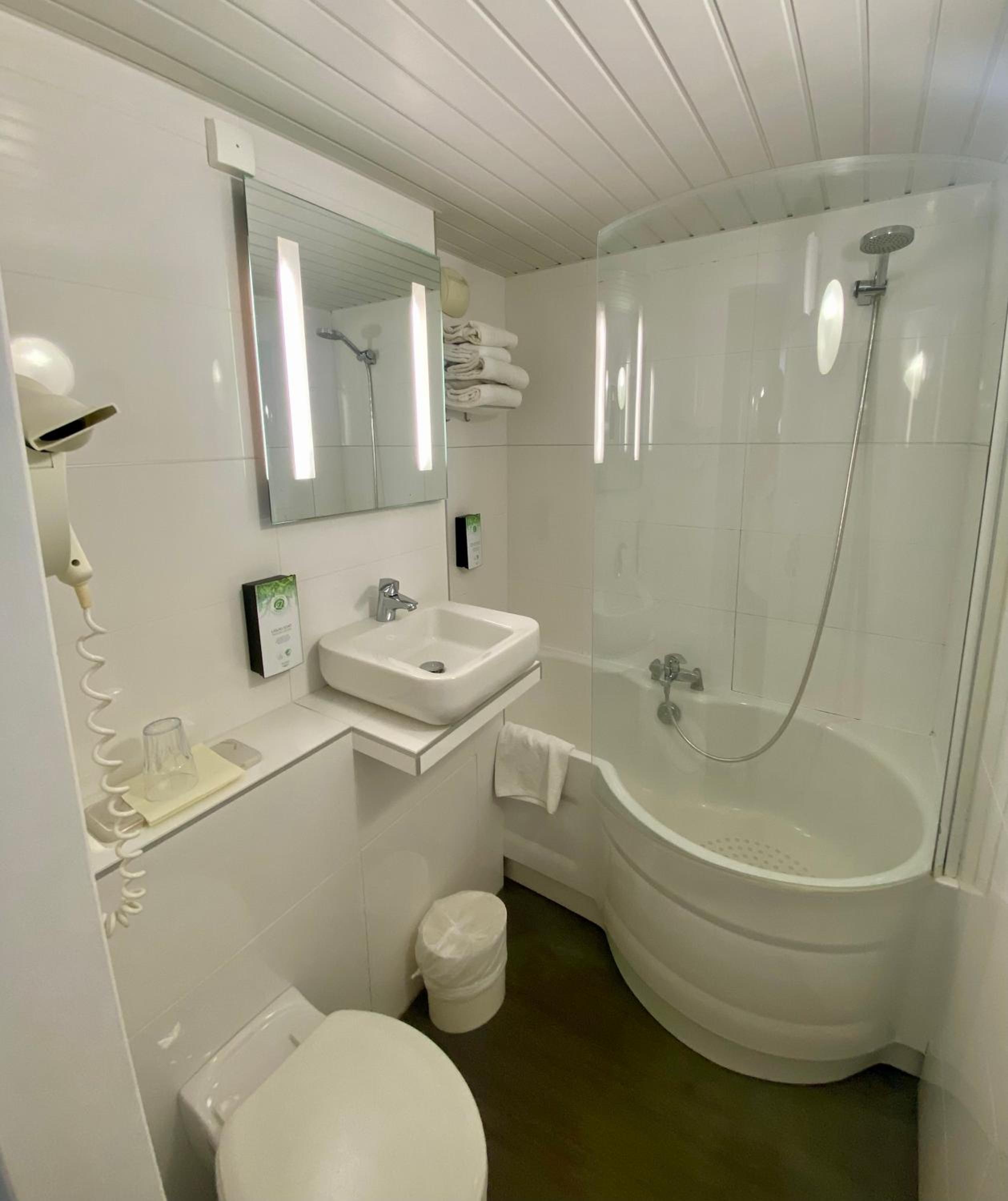 Double Room - Photo 5