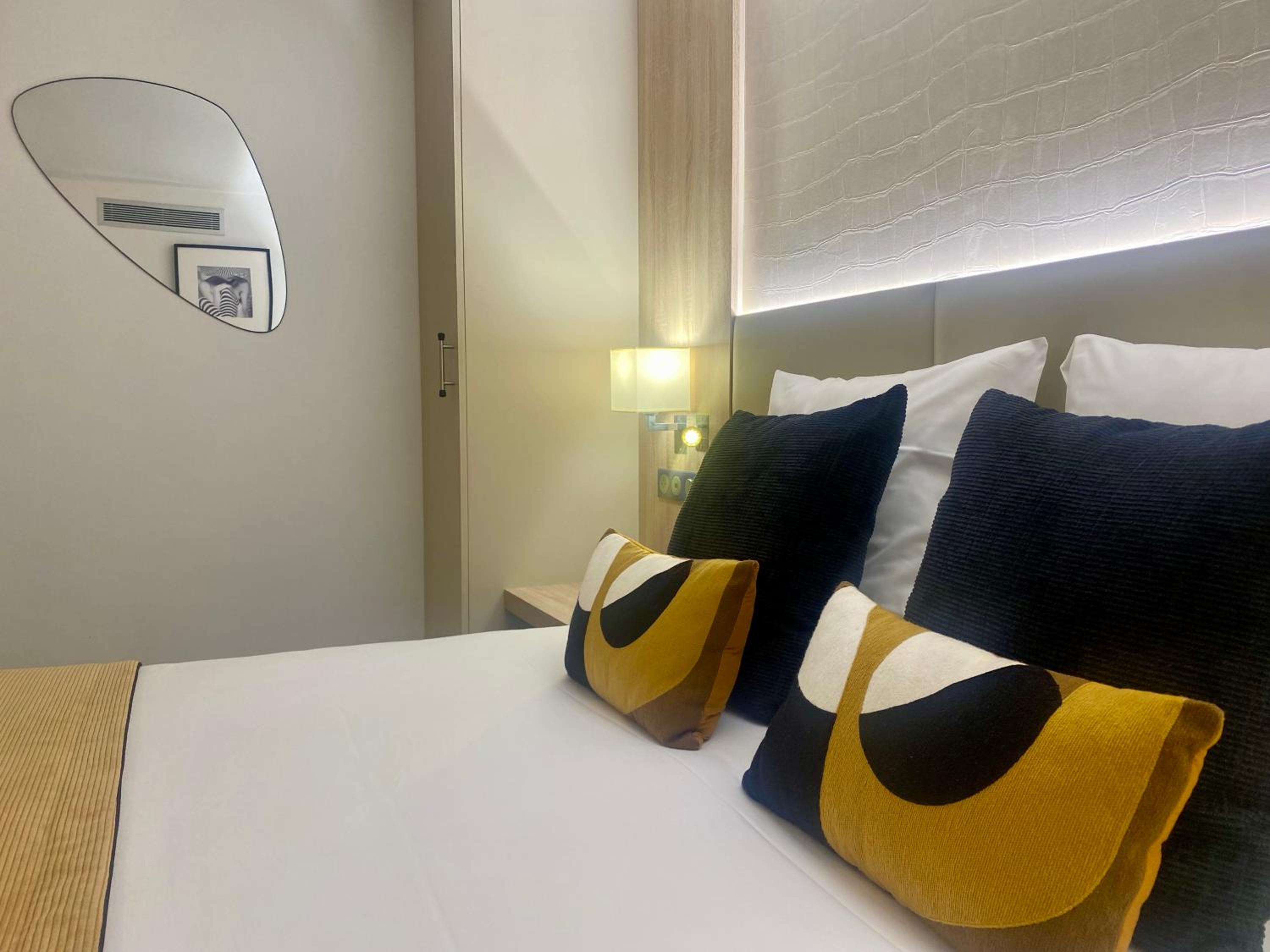Double Room - Photo 17
