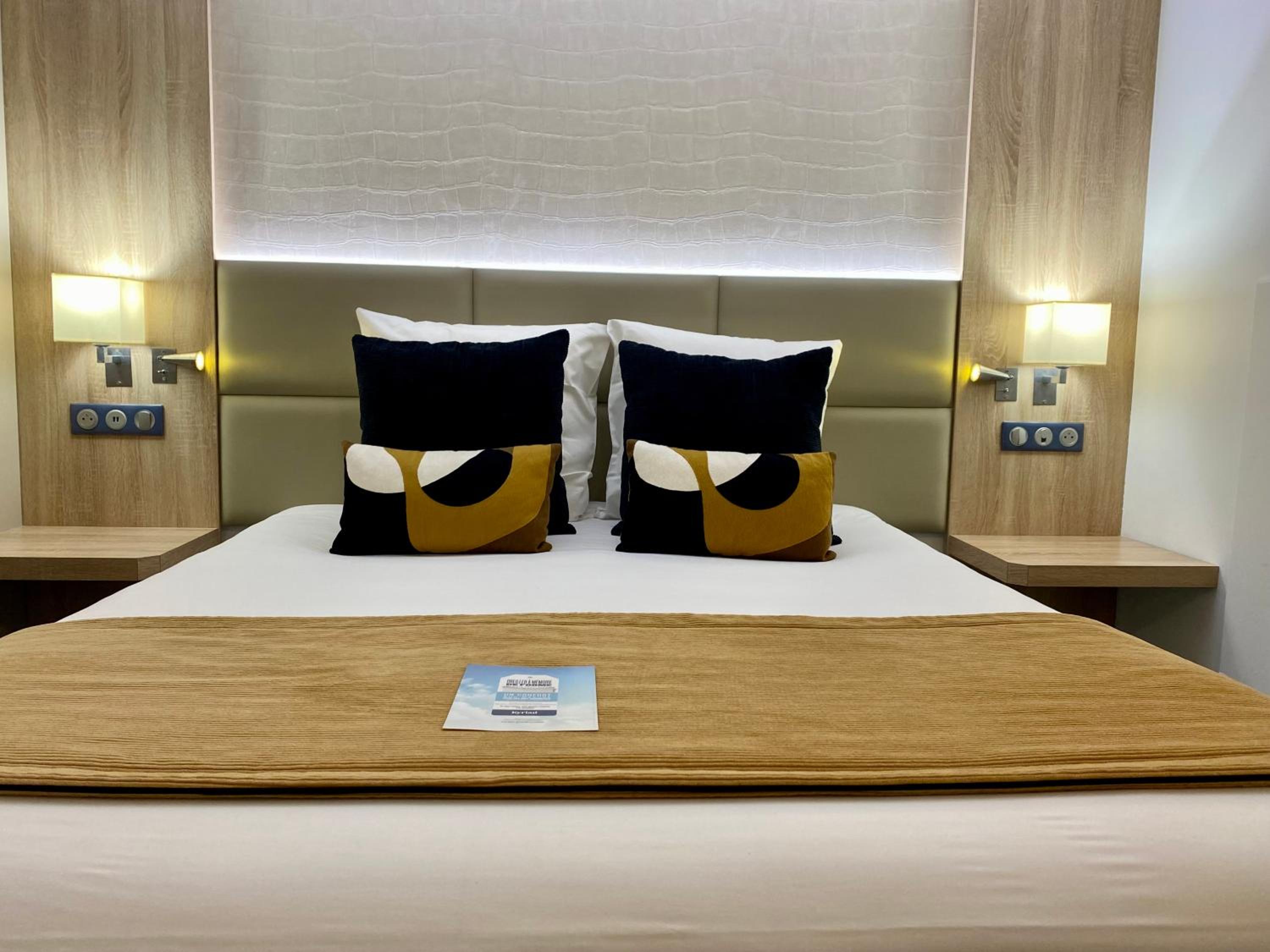 Double Room - Photo 15
