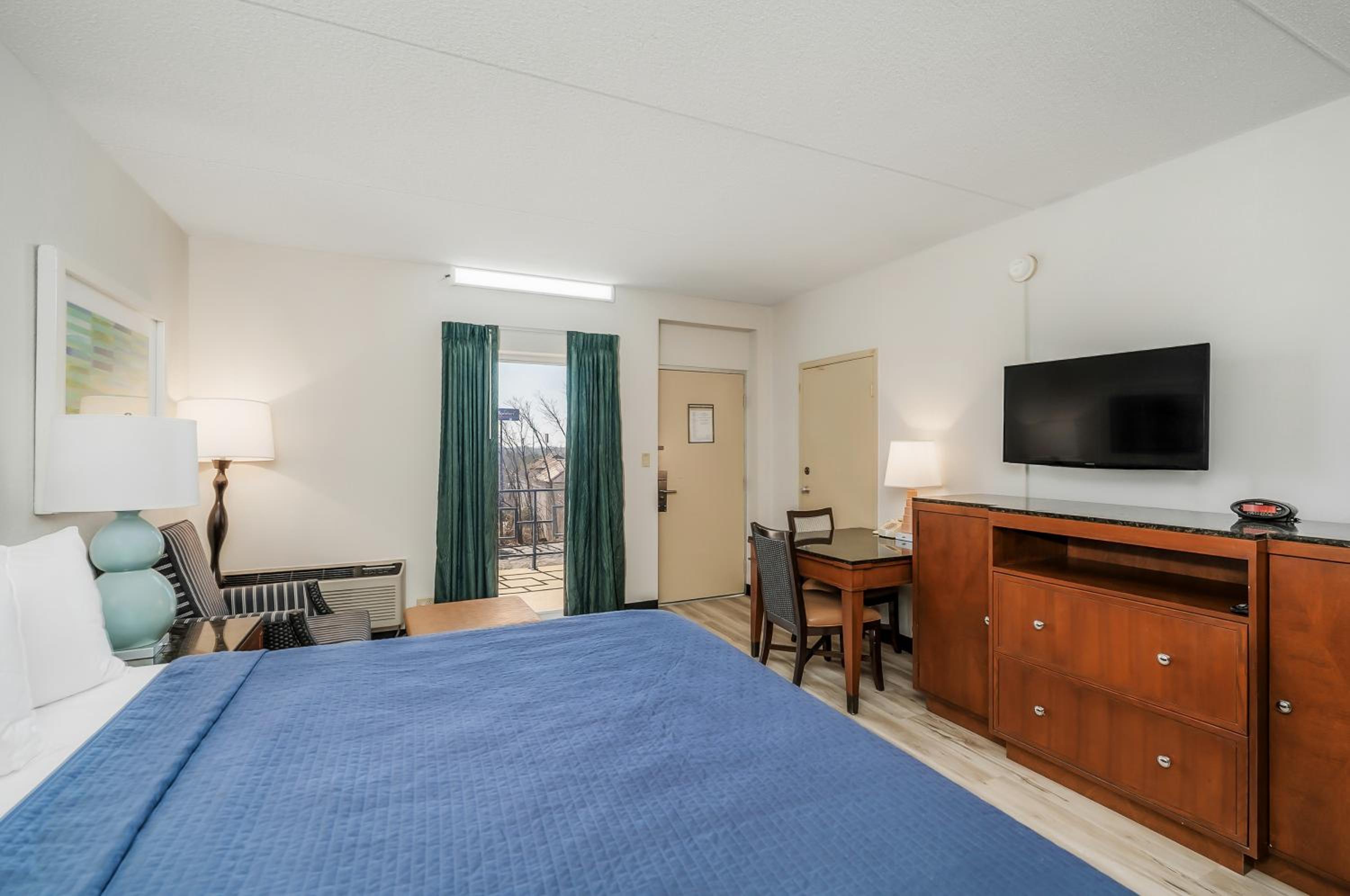 Kitchenette Studio, 1 King Bed, Non Smoking - Photo 5