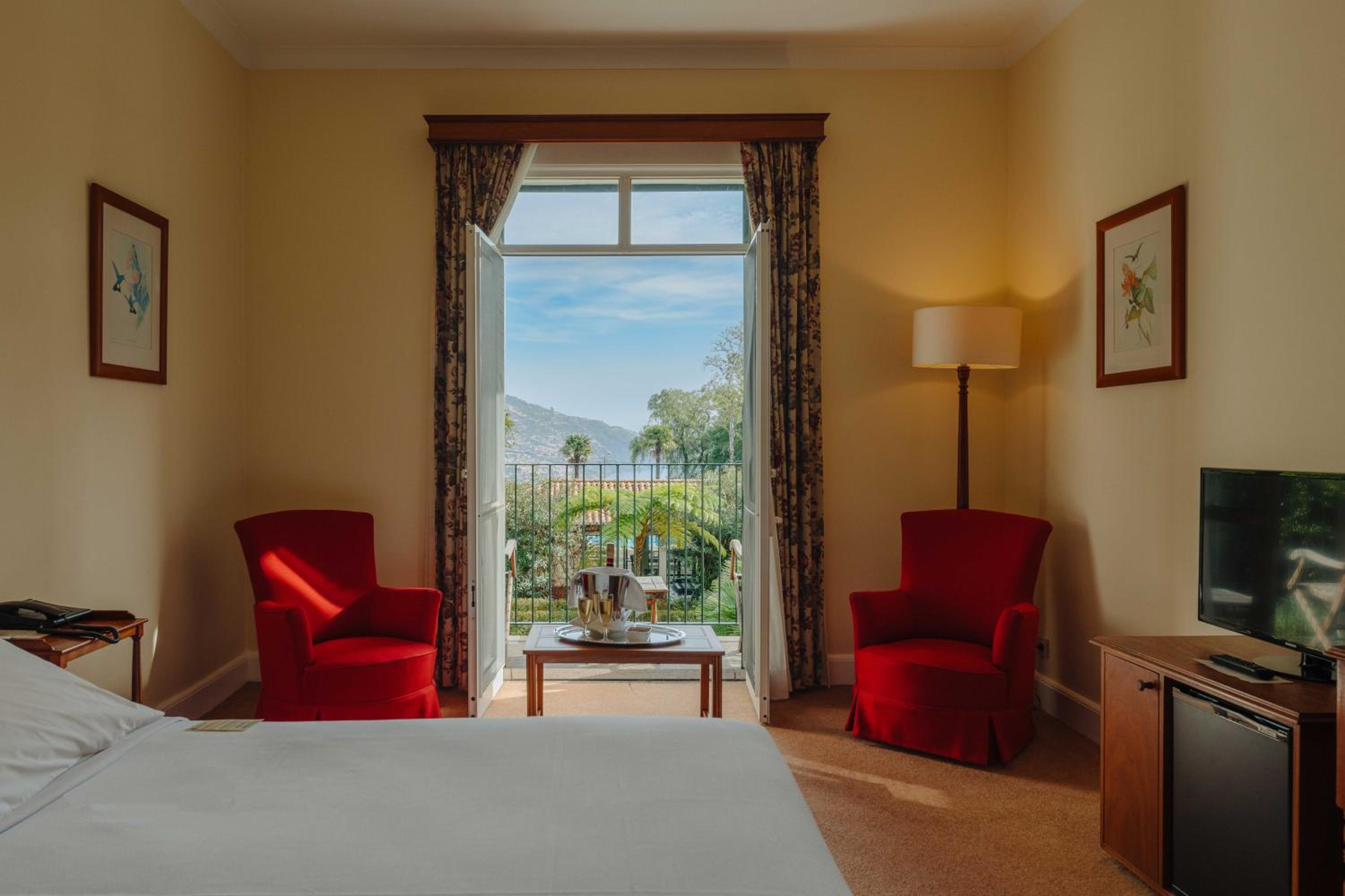 Superior Double or Twin Room with Balcony and Panoramic View - Photo 1