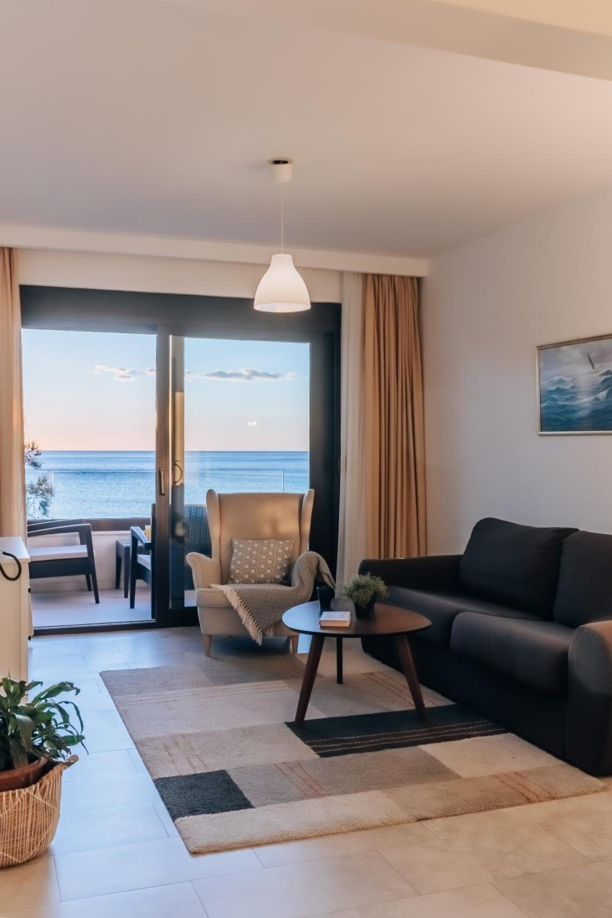 One-Bedroom Apartment with Terrace and Sea View