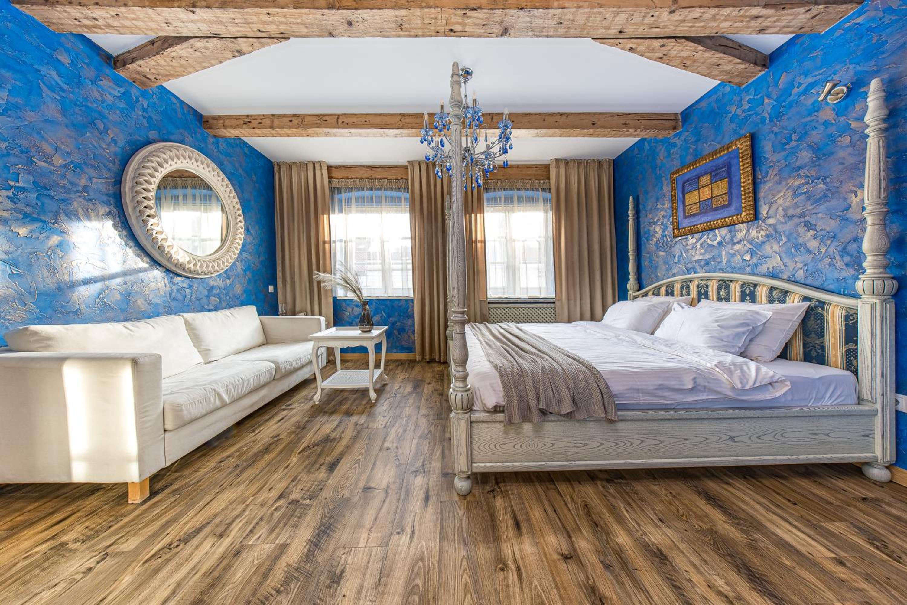 Superior King Suite - Photo 9