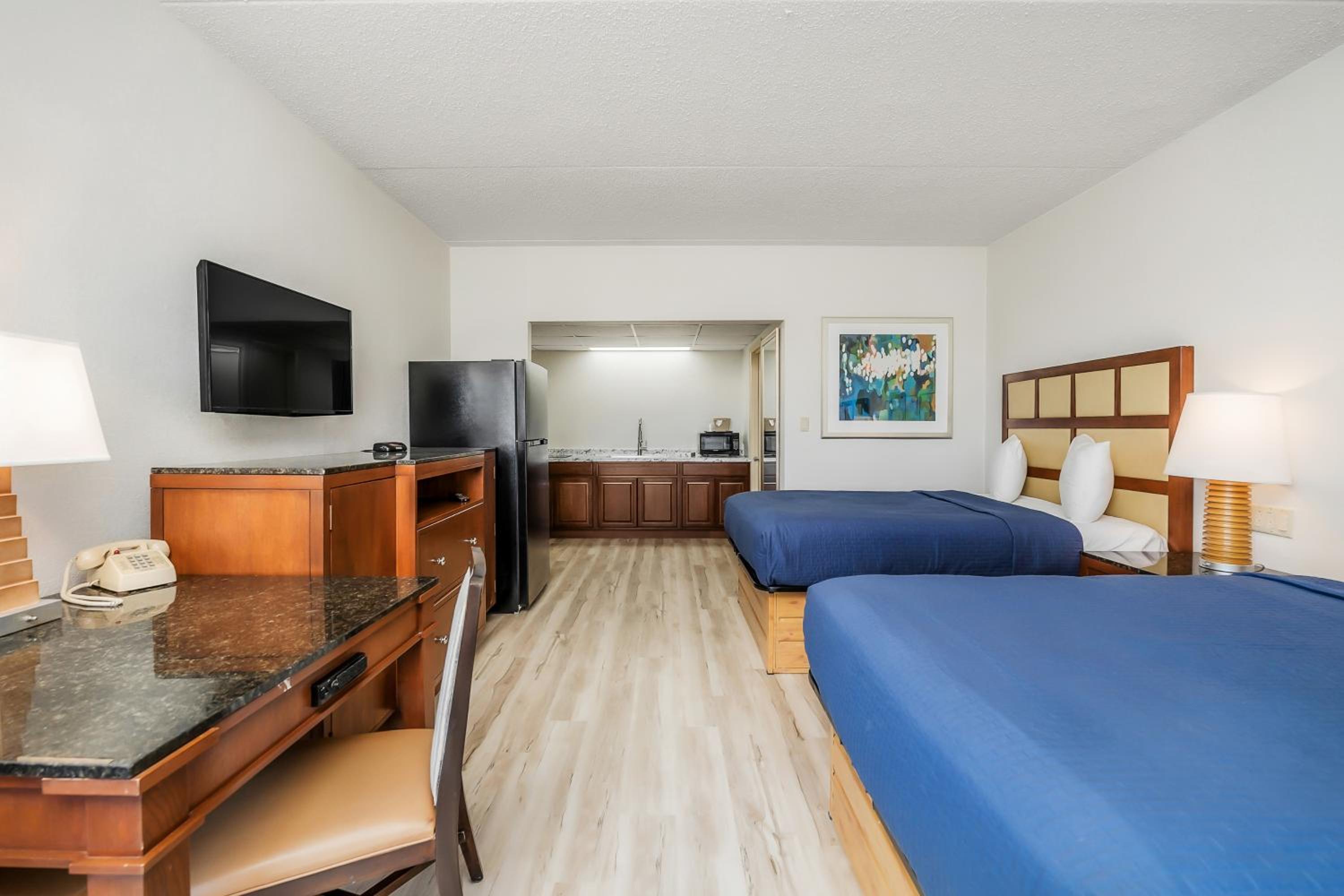 Kitchenette Studio, 2 Queen Beds, Non Smoking - Photo 6