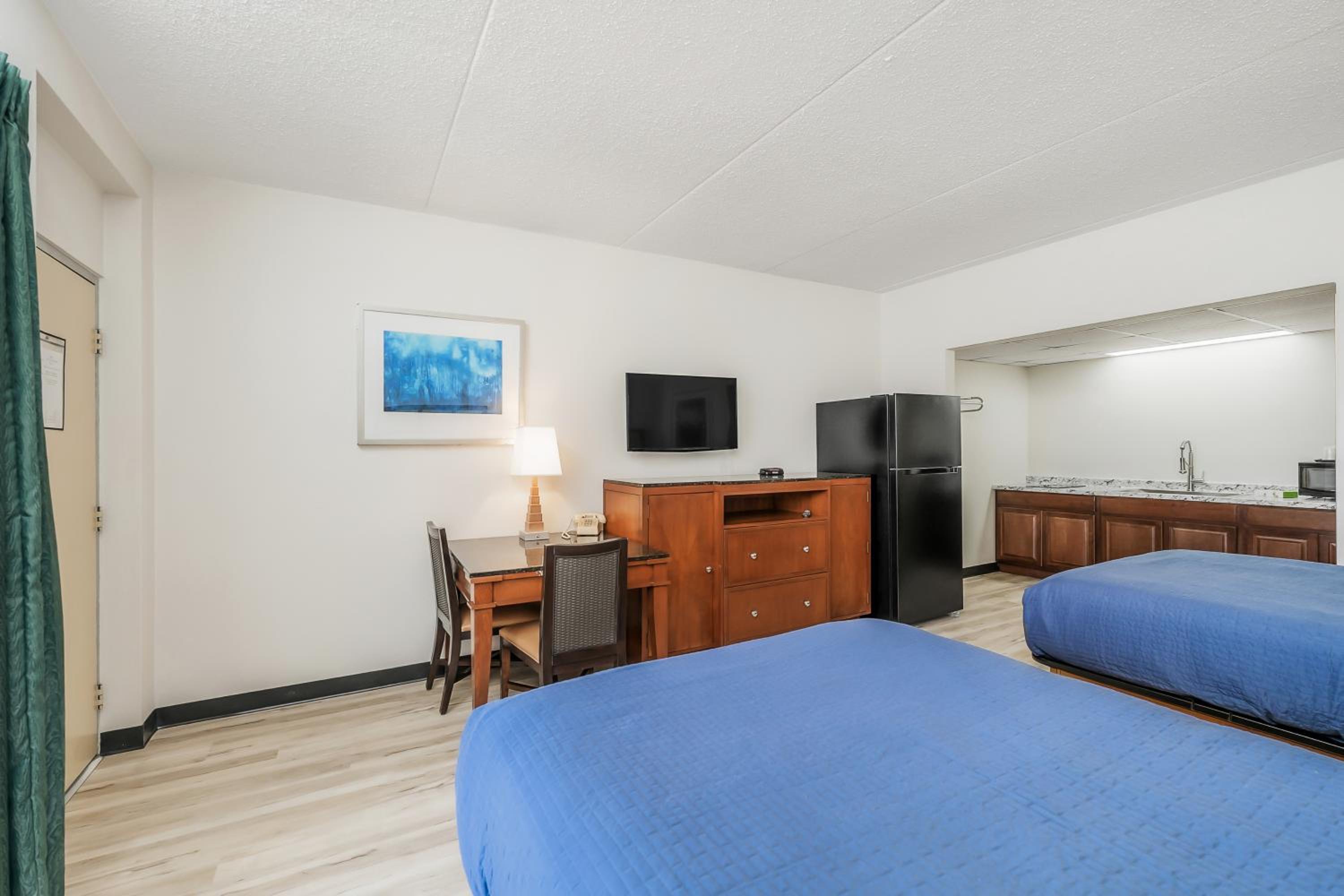 Kitchenette Studio, 2 Queen Beds, Non Smoking - Photo 4