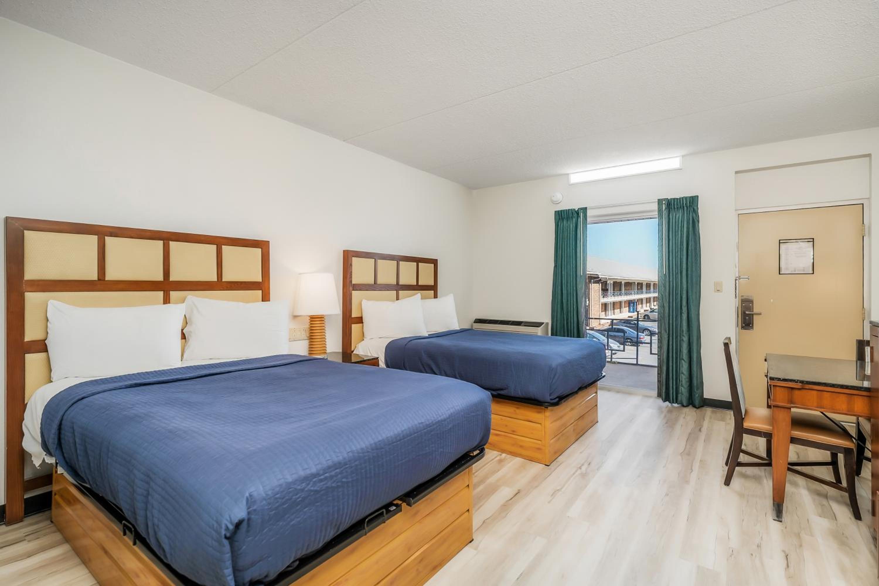 Kitchenette Studio, 2 Queen Beds, Non Smoking - Photo 7