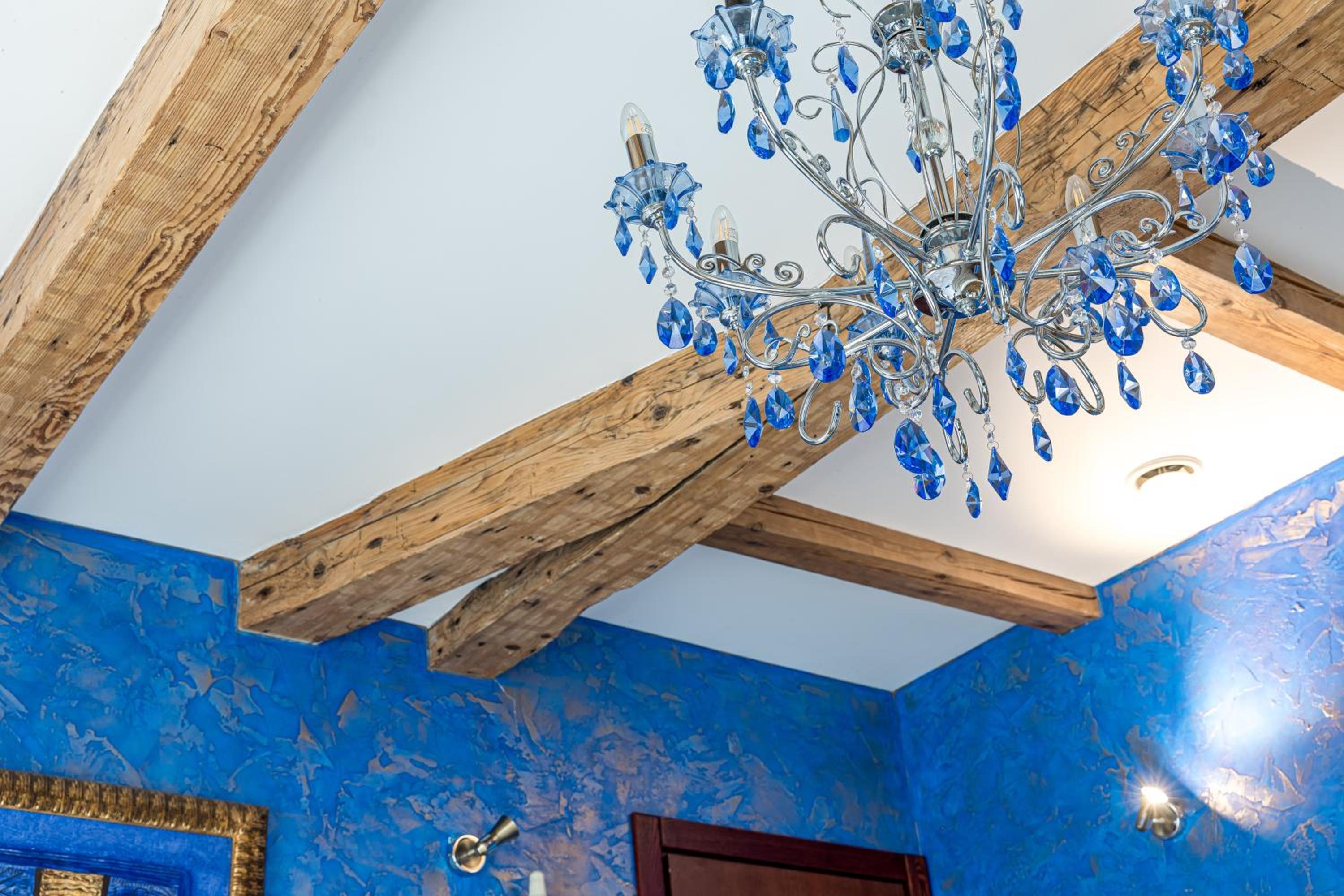 Superior King Suite - Photo 13