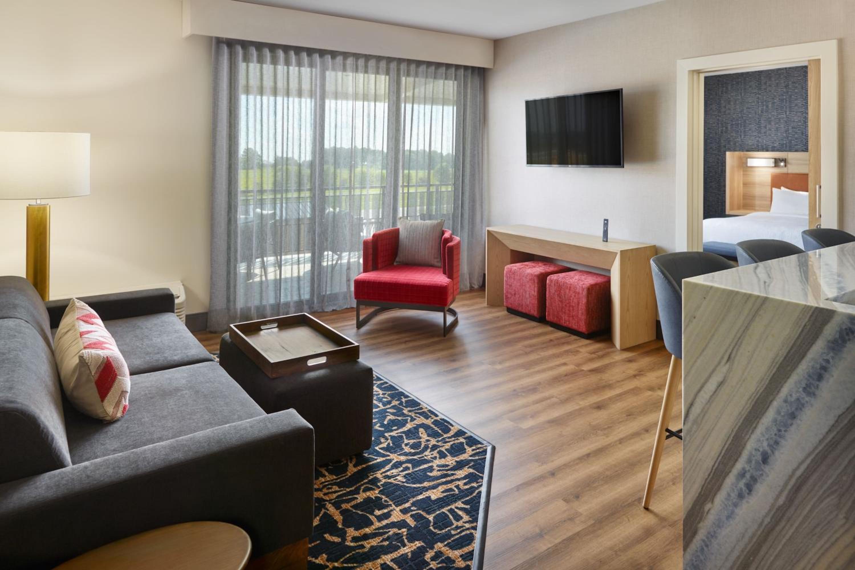One-Bedroom King Suite with Sofa Bed - Photo 4