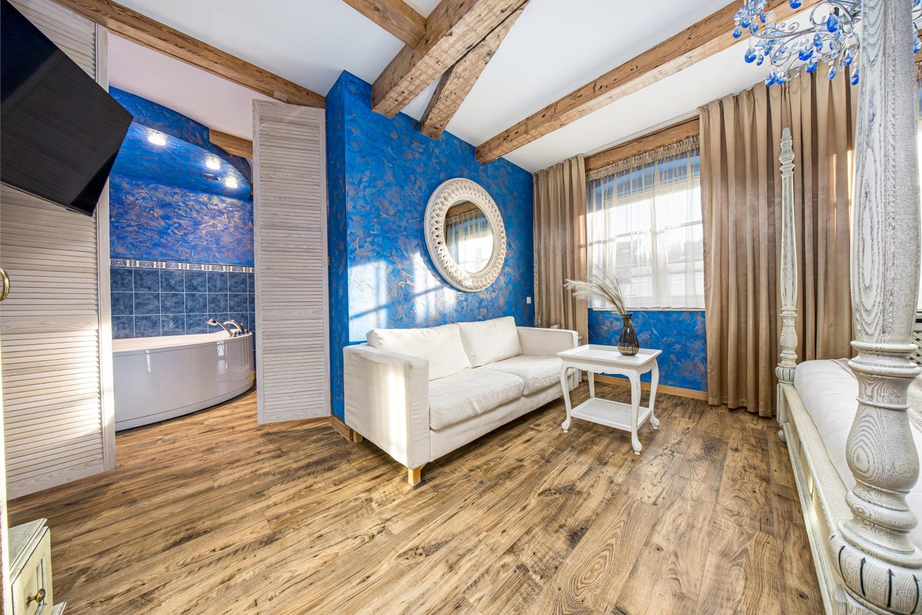 Superior King Suite - Photo 2