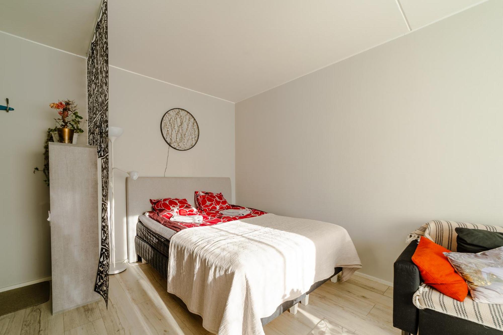 One-Bedroom Apartment - Photo 19