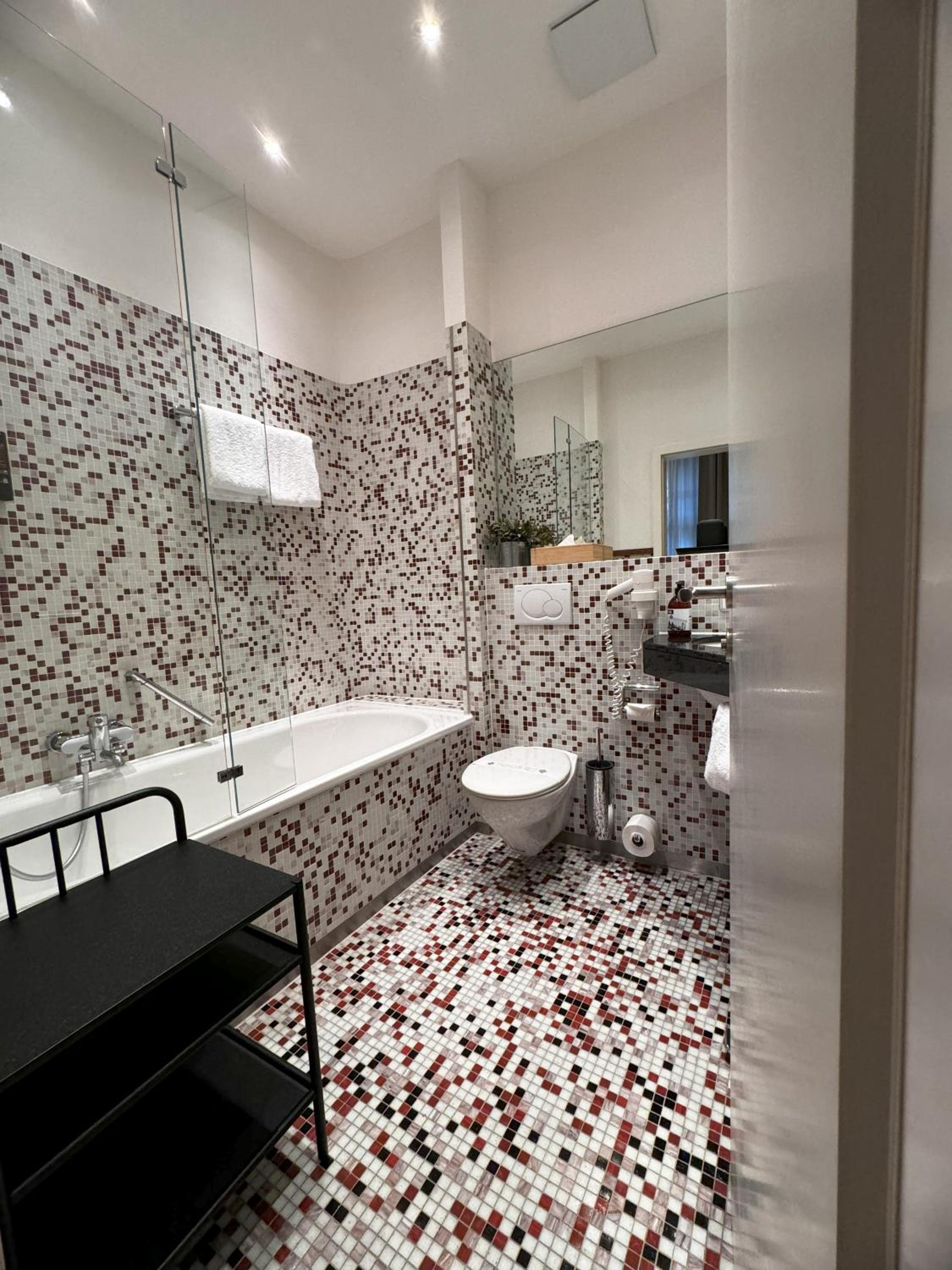 Small Double Room - Photo 3
