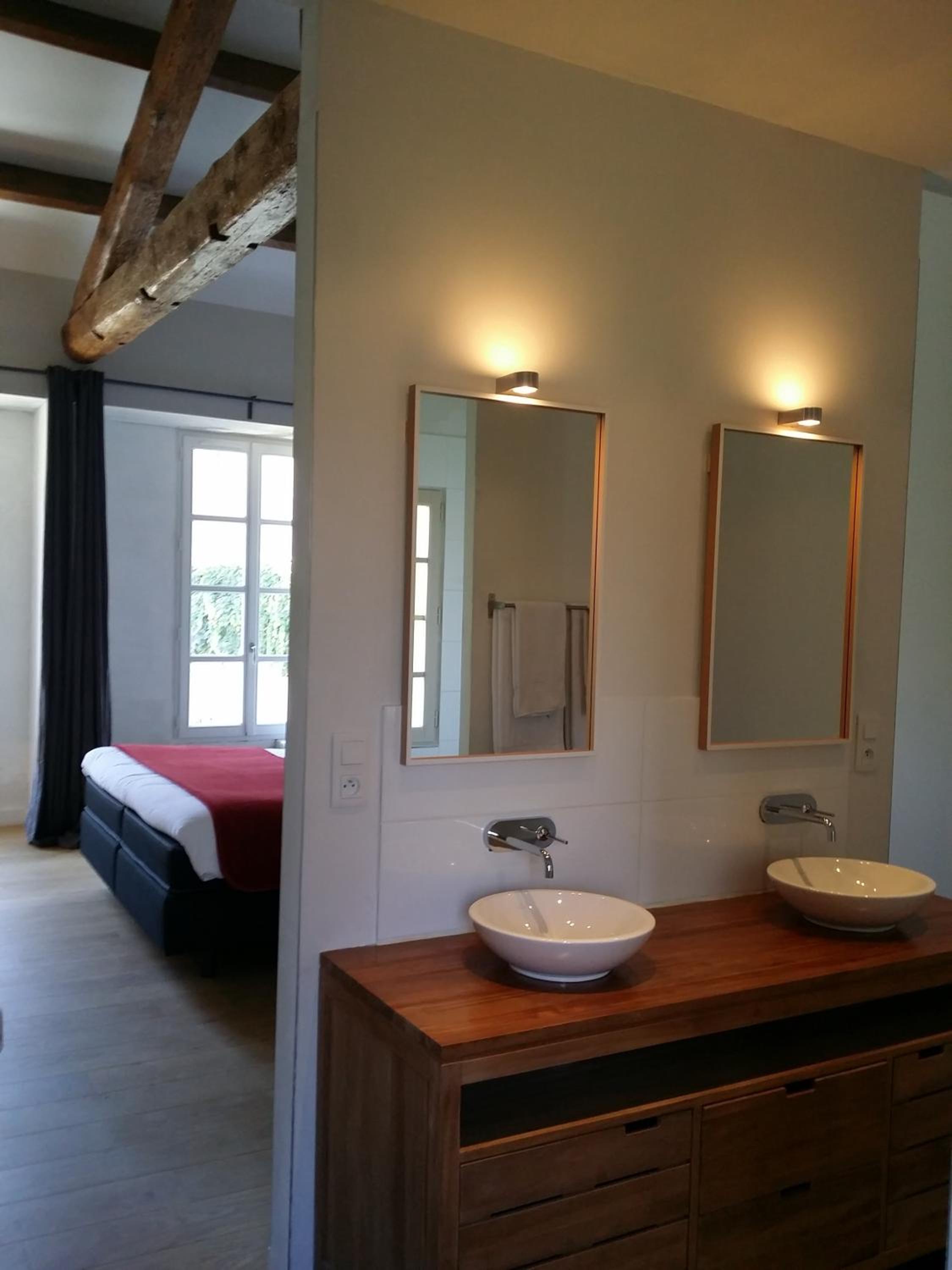Deluxe King Room photo 3