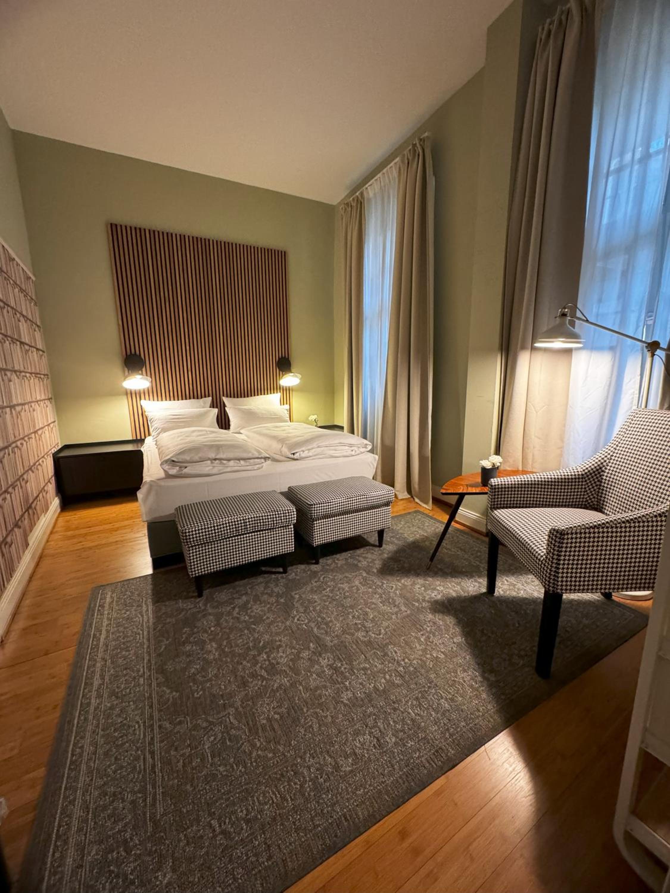 Small Double Room - Photo 18