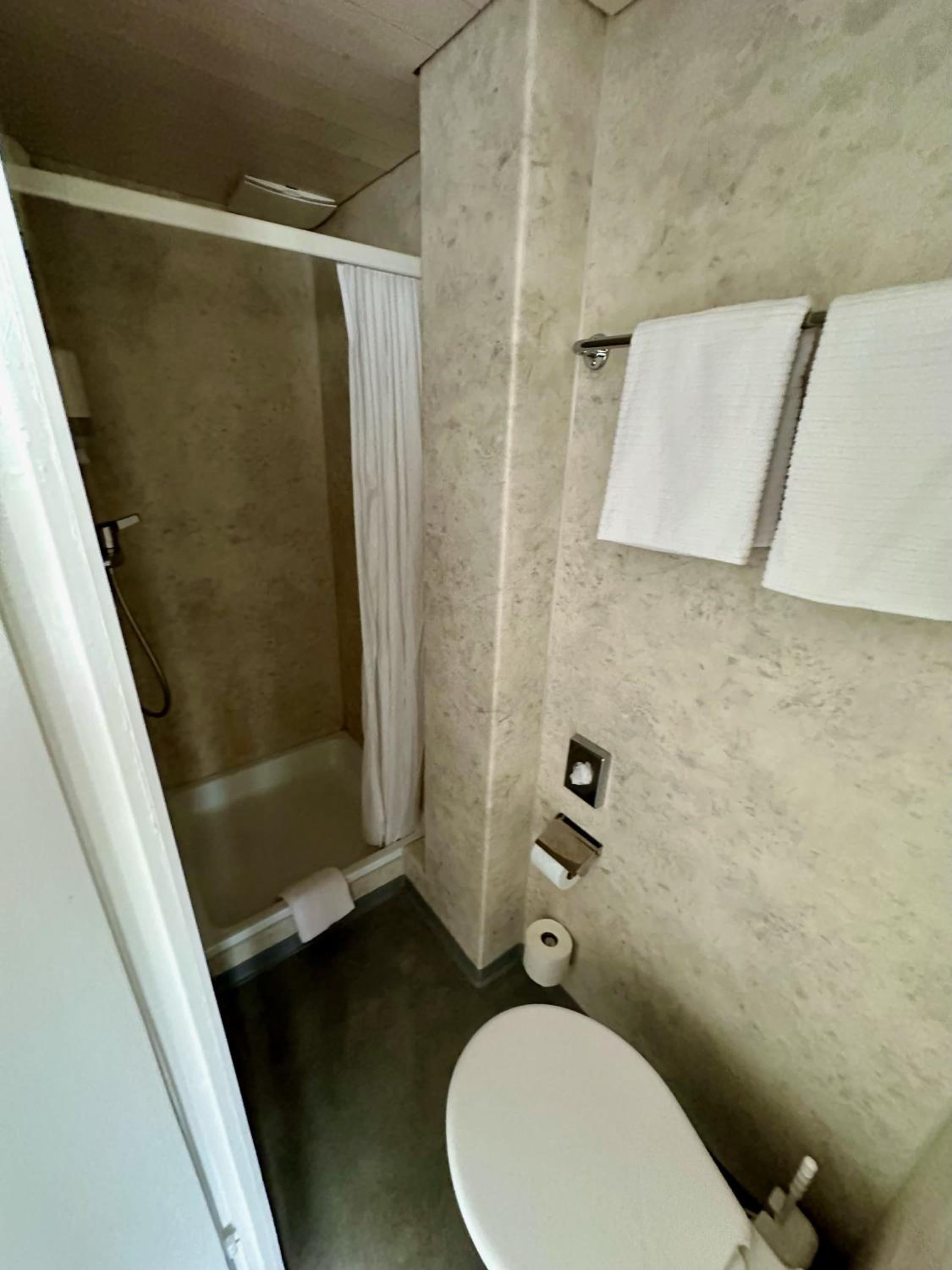 Budget Double Room photo 3