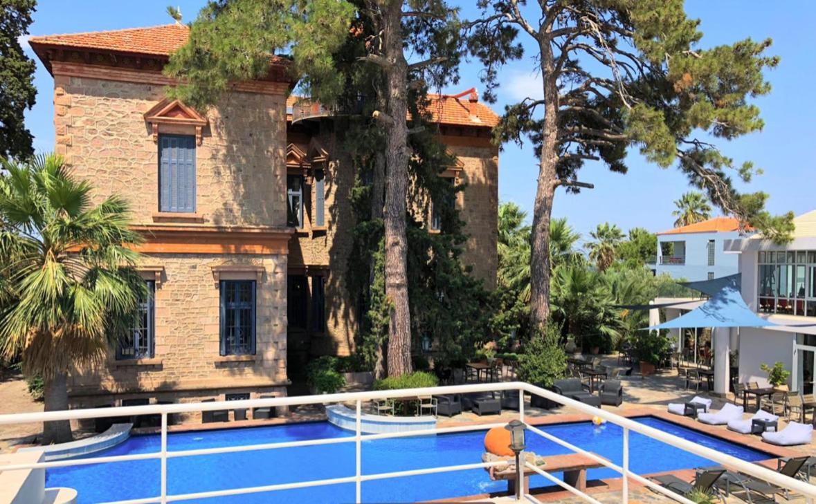Master Apartment with Pool or Garden View - Split Level photo 2