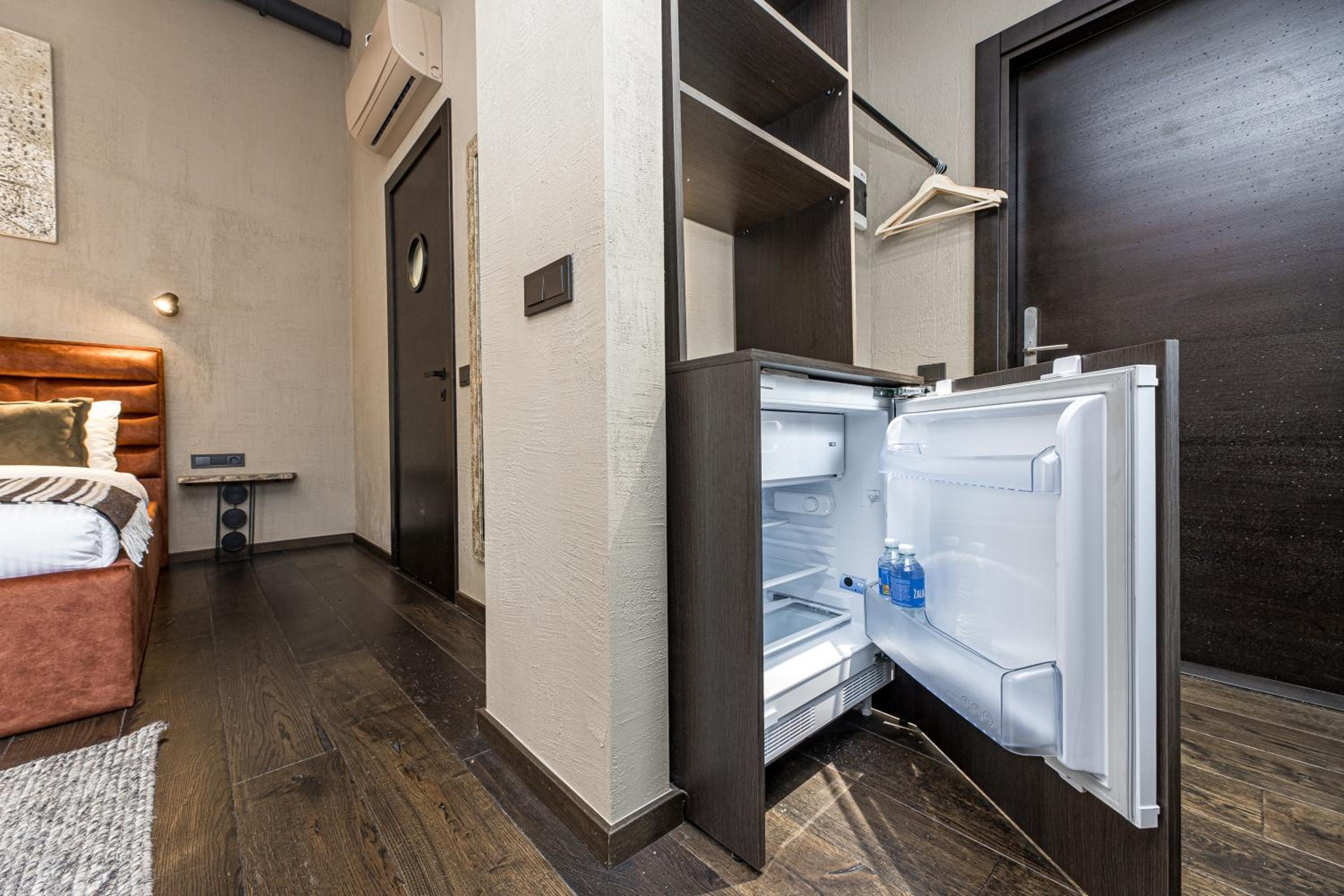 Deluxe Double Room - Photo 16