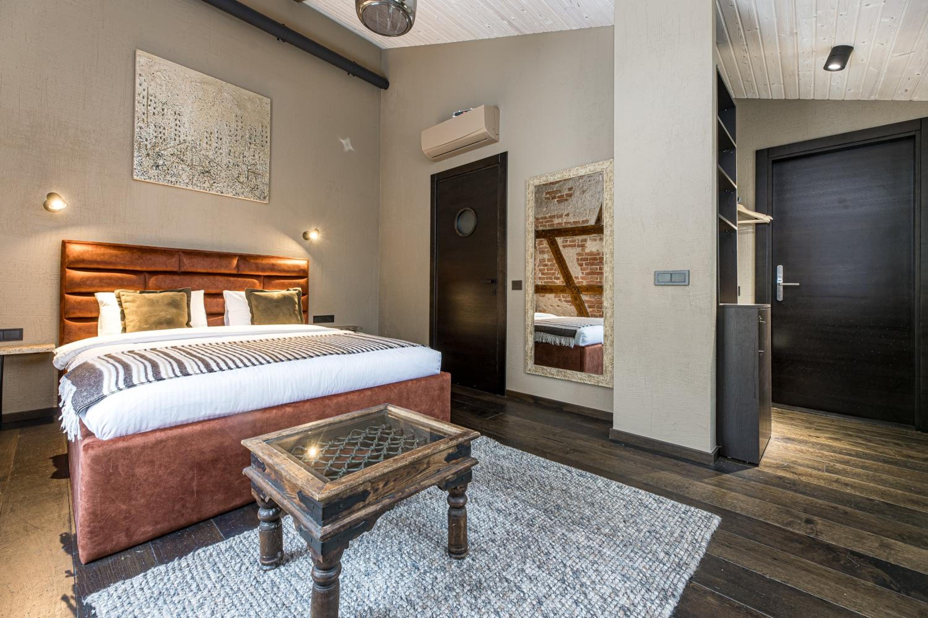 Deluxe Double Room - Photo 17