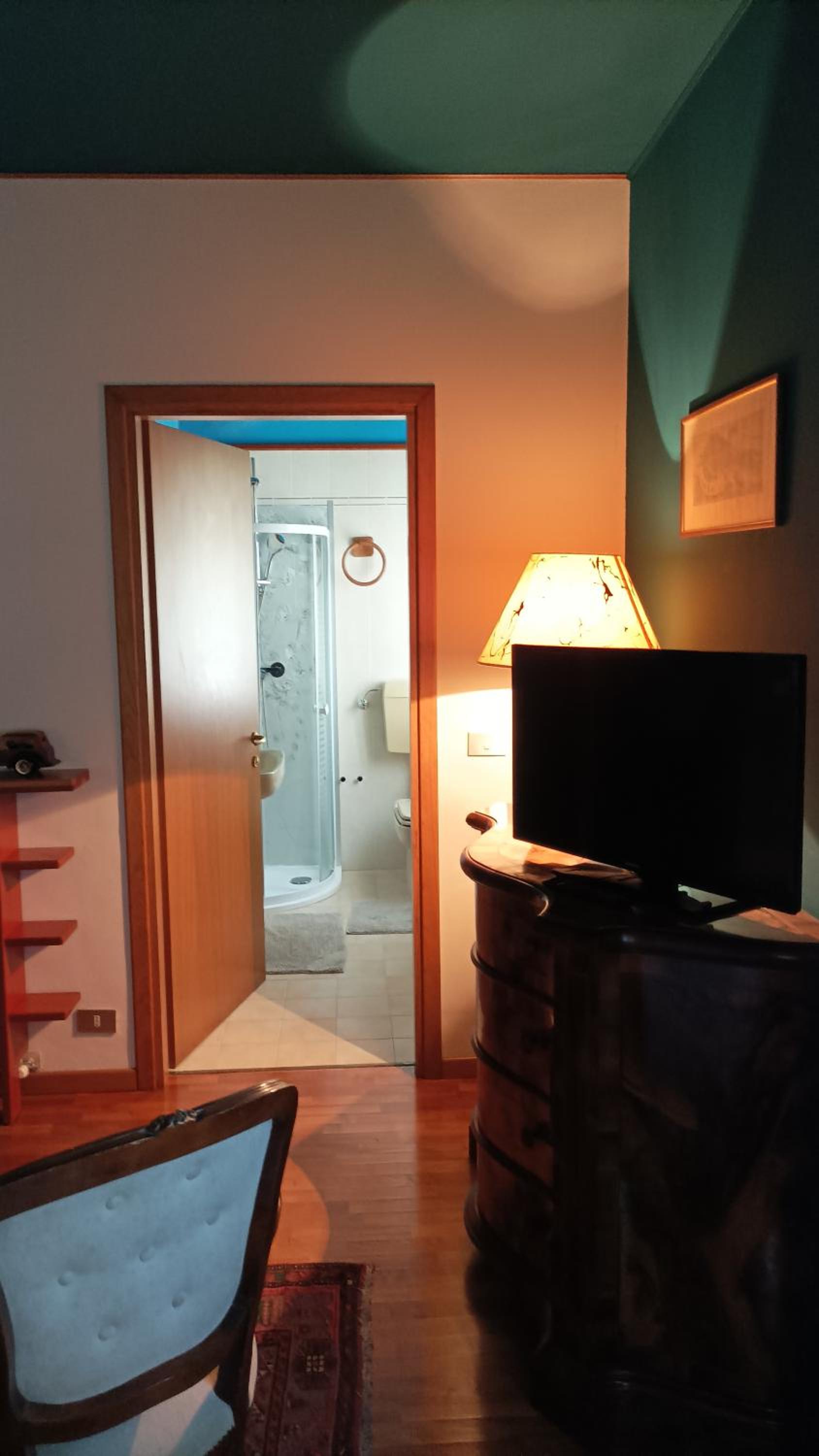 Double Room with Private Bathroom - Photo 29