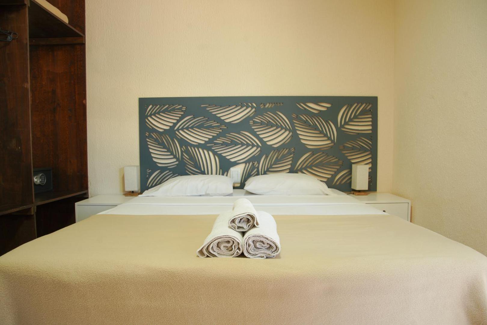 Double or Twin Room with Pool View photo 2