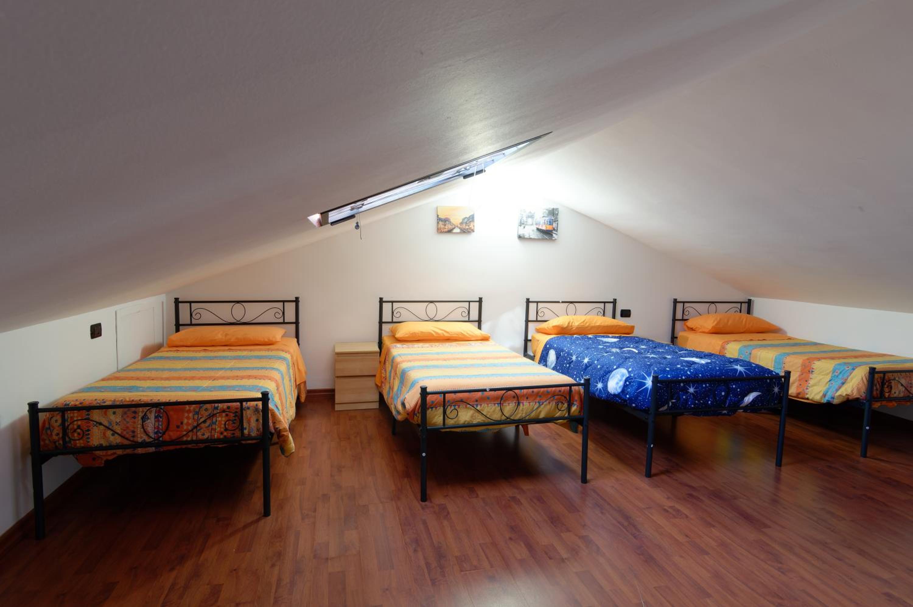 Quadruple Room with Private Bathroom photo 3