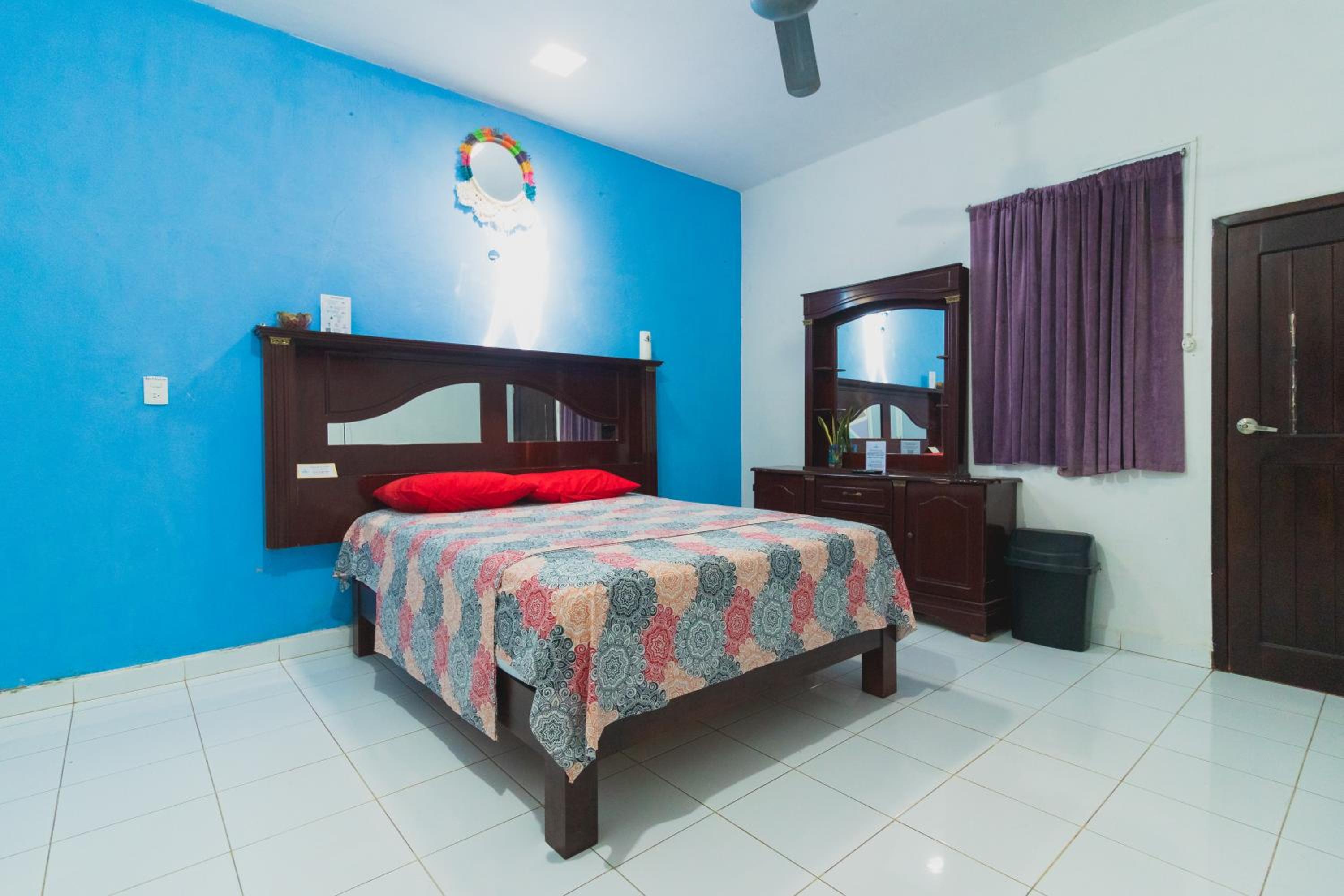 Deluxe Queen Room - Photo 1