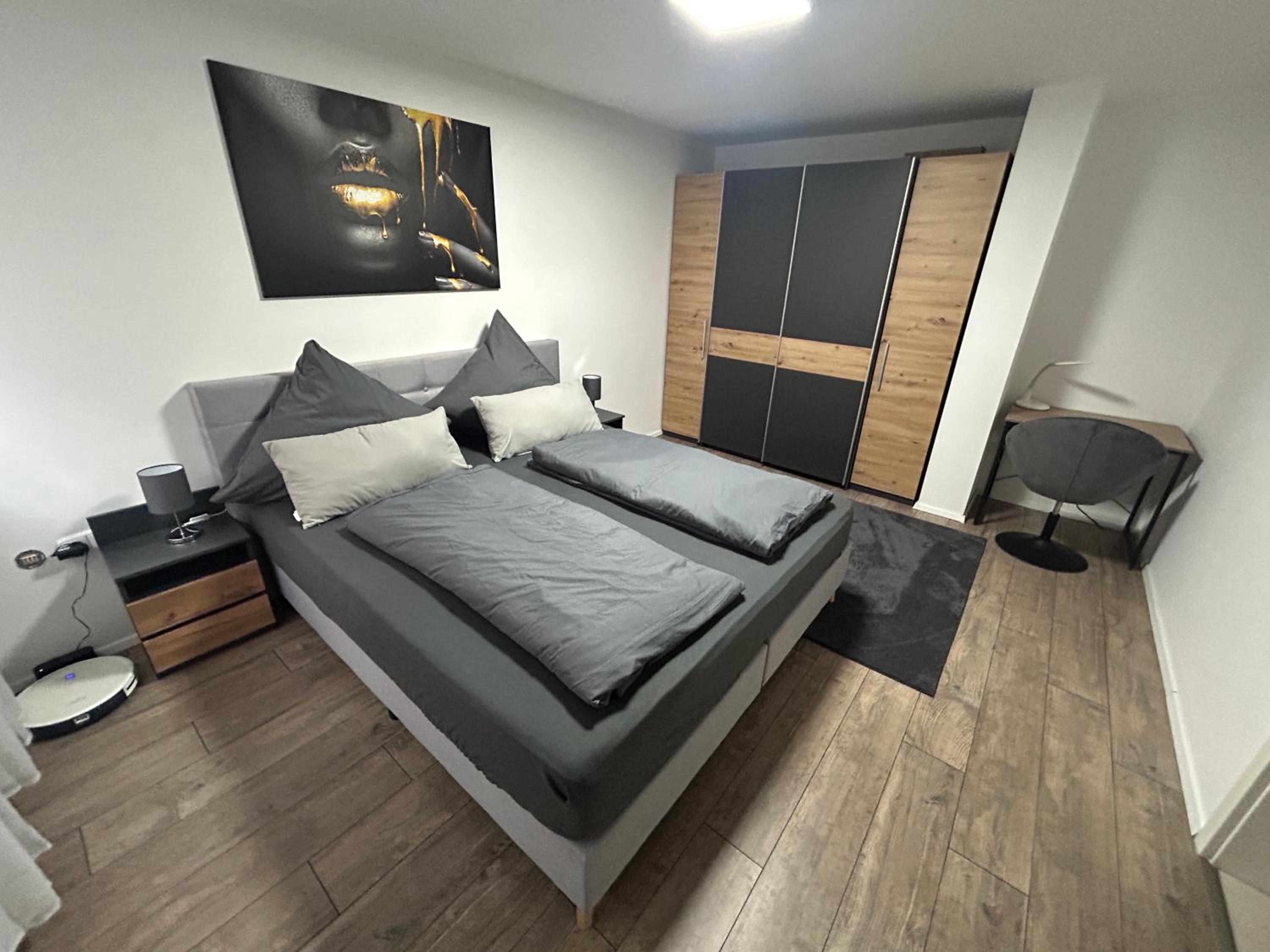 One-Bedroom Apartment photo 1