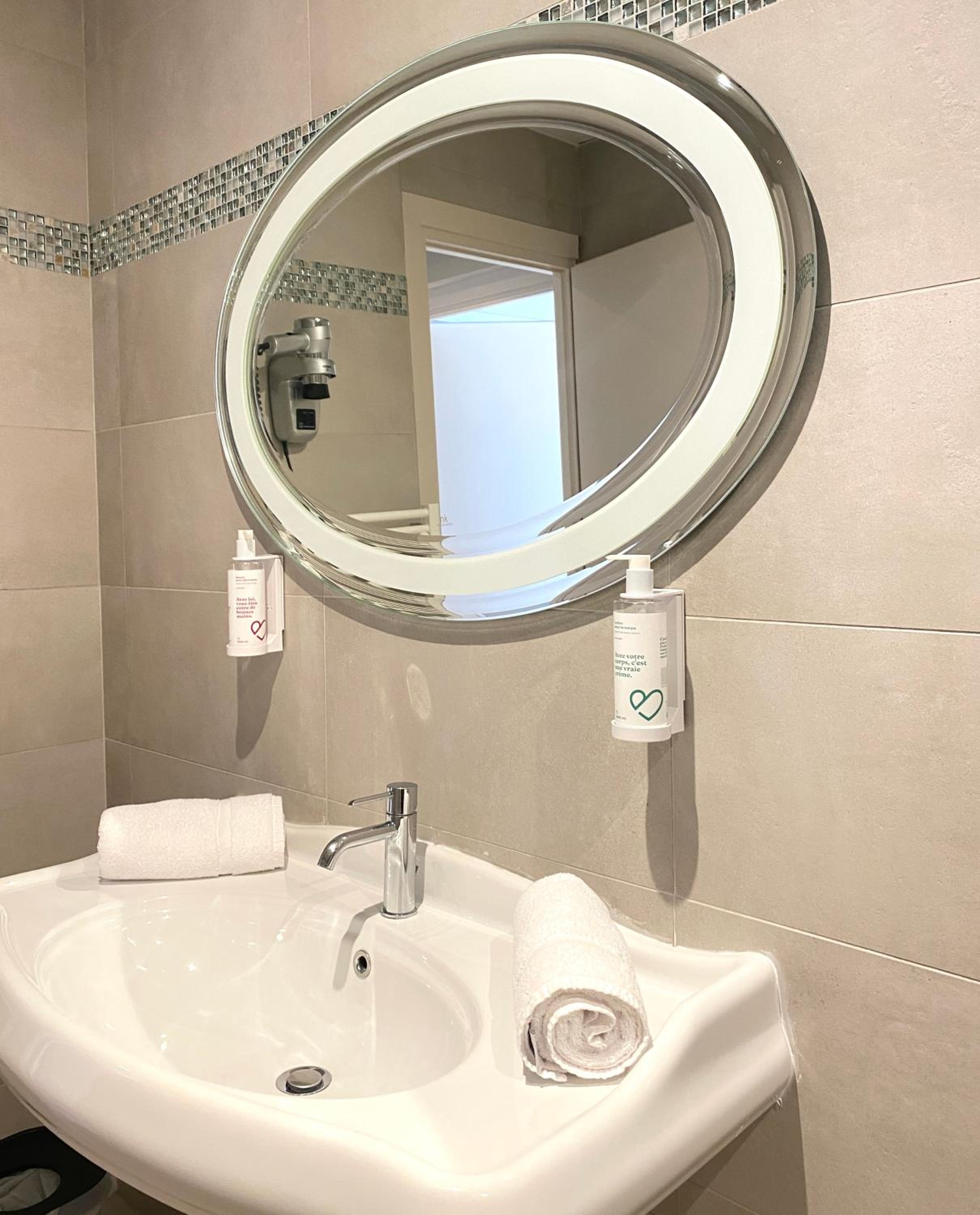 Deluxe Double or Twin Room with Sea View