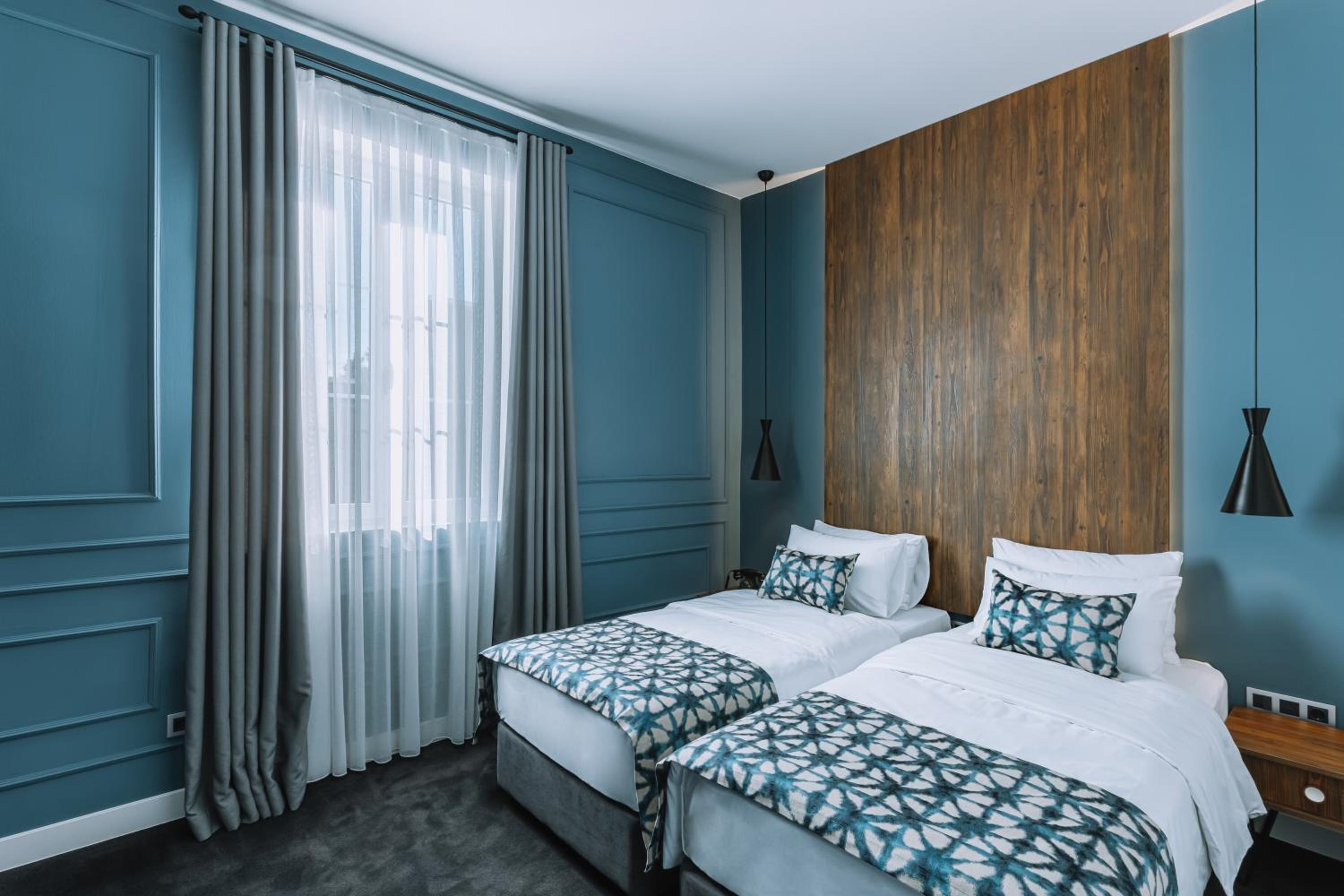 Standard Twin Room - Photo 4