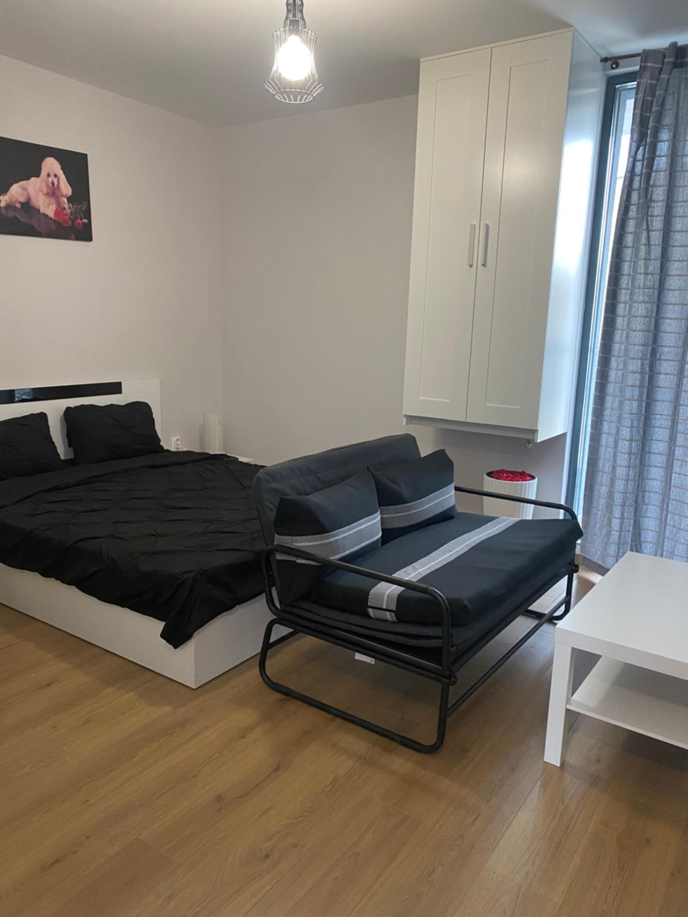 One-Bedroom Apartment photo 1