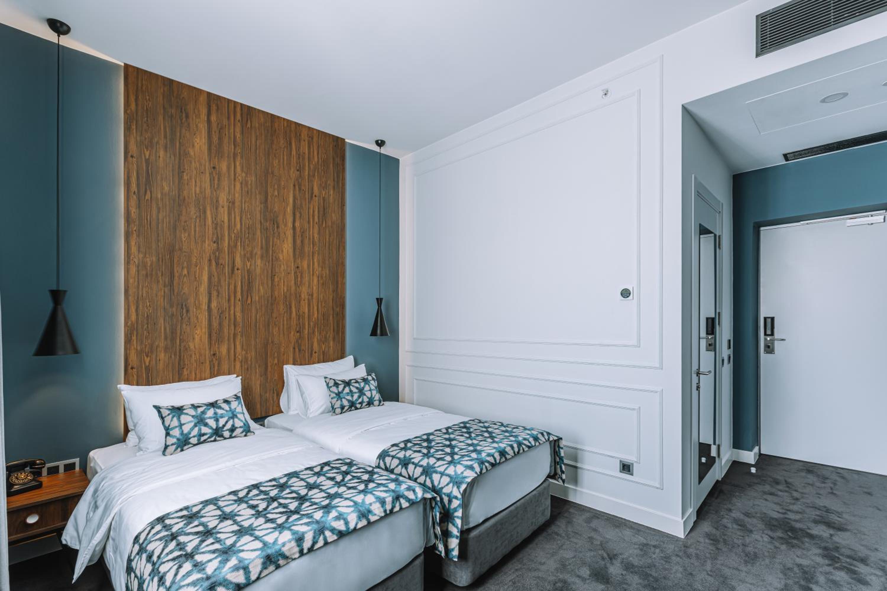 Standard Twin Room - Photo 6