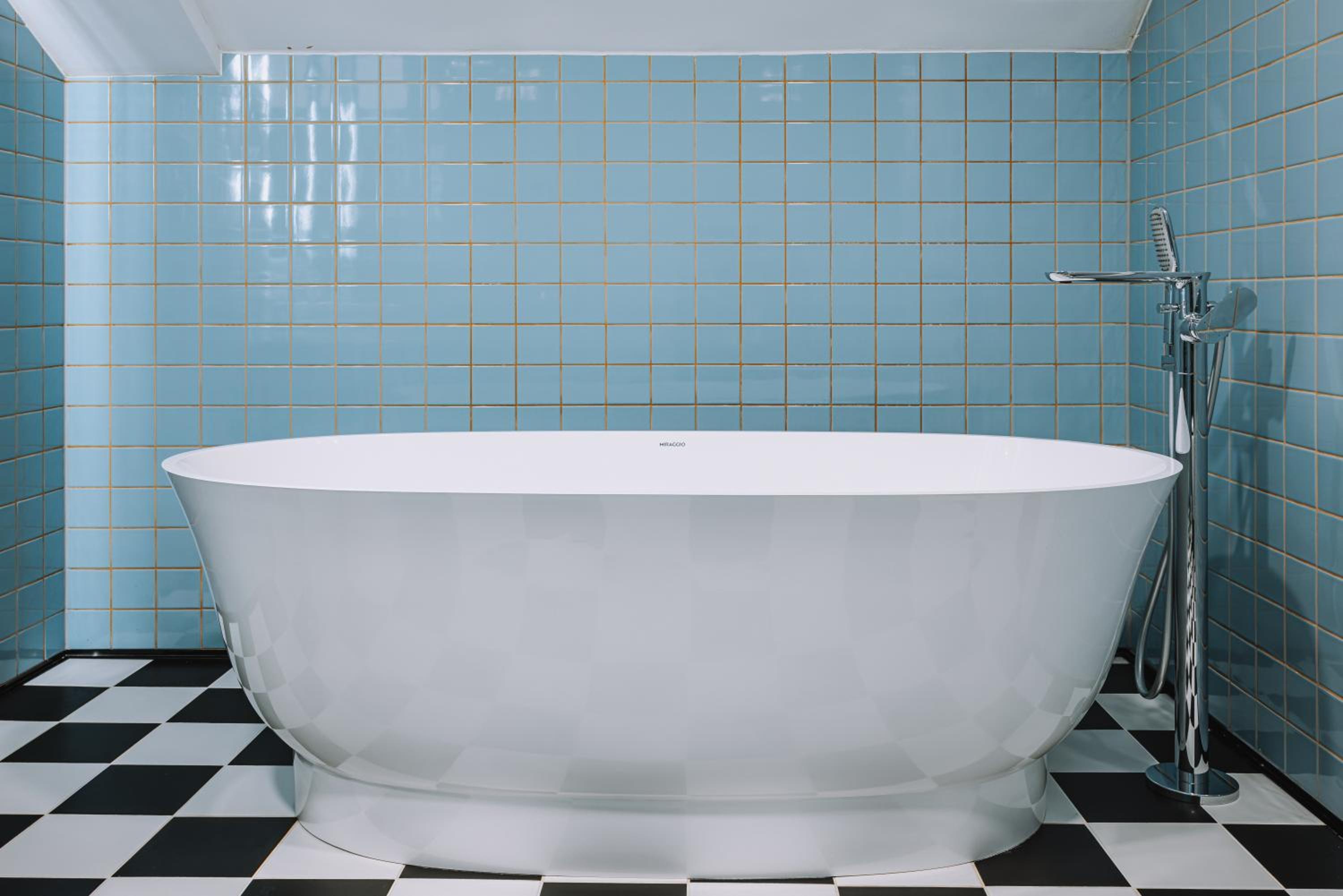 Double or Twin Room with Bathroom - Photo 3