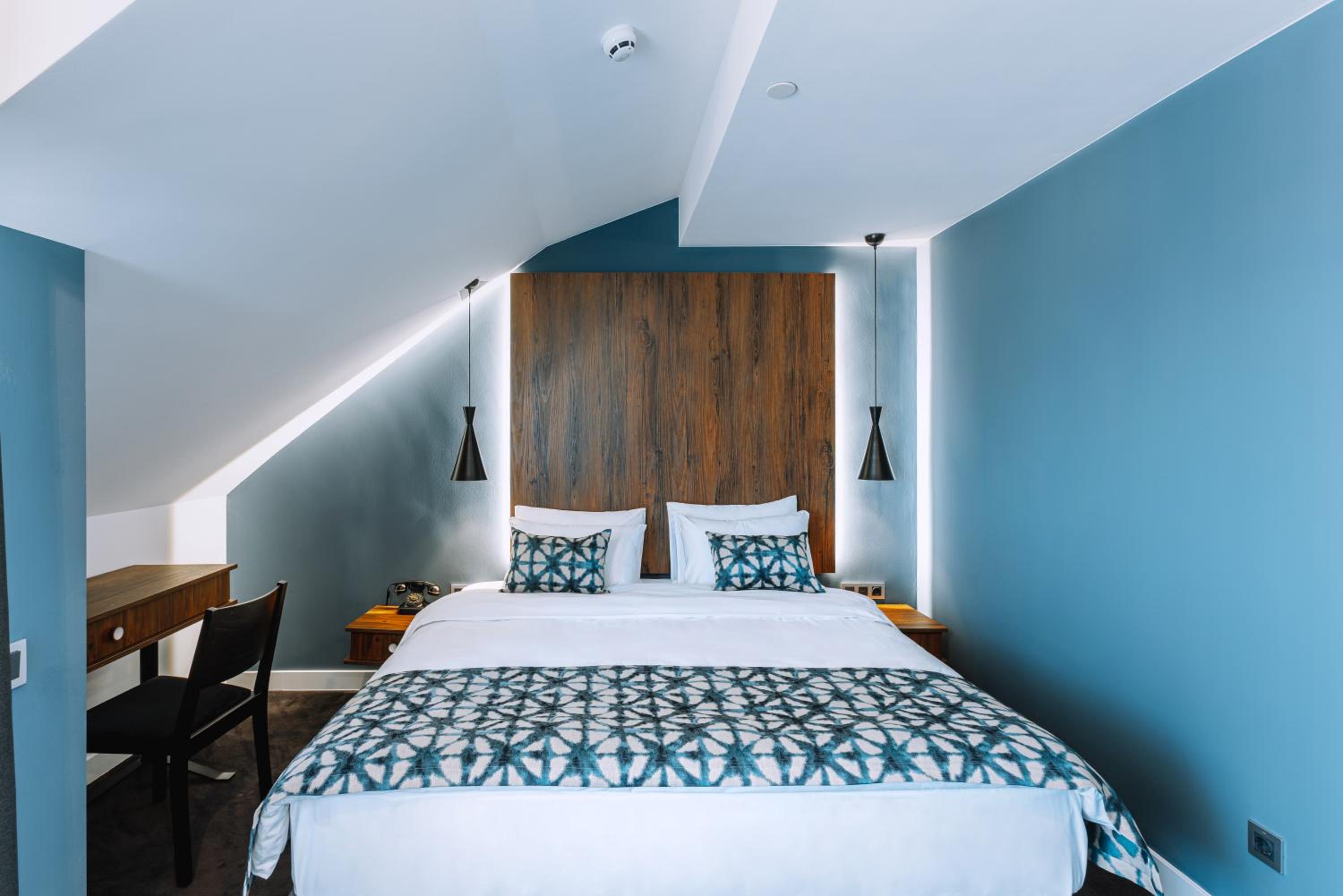 Double or Twin Room with Balcony - Photo 1