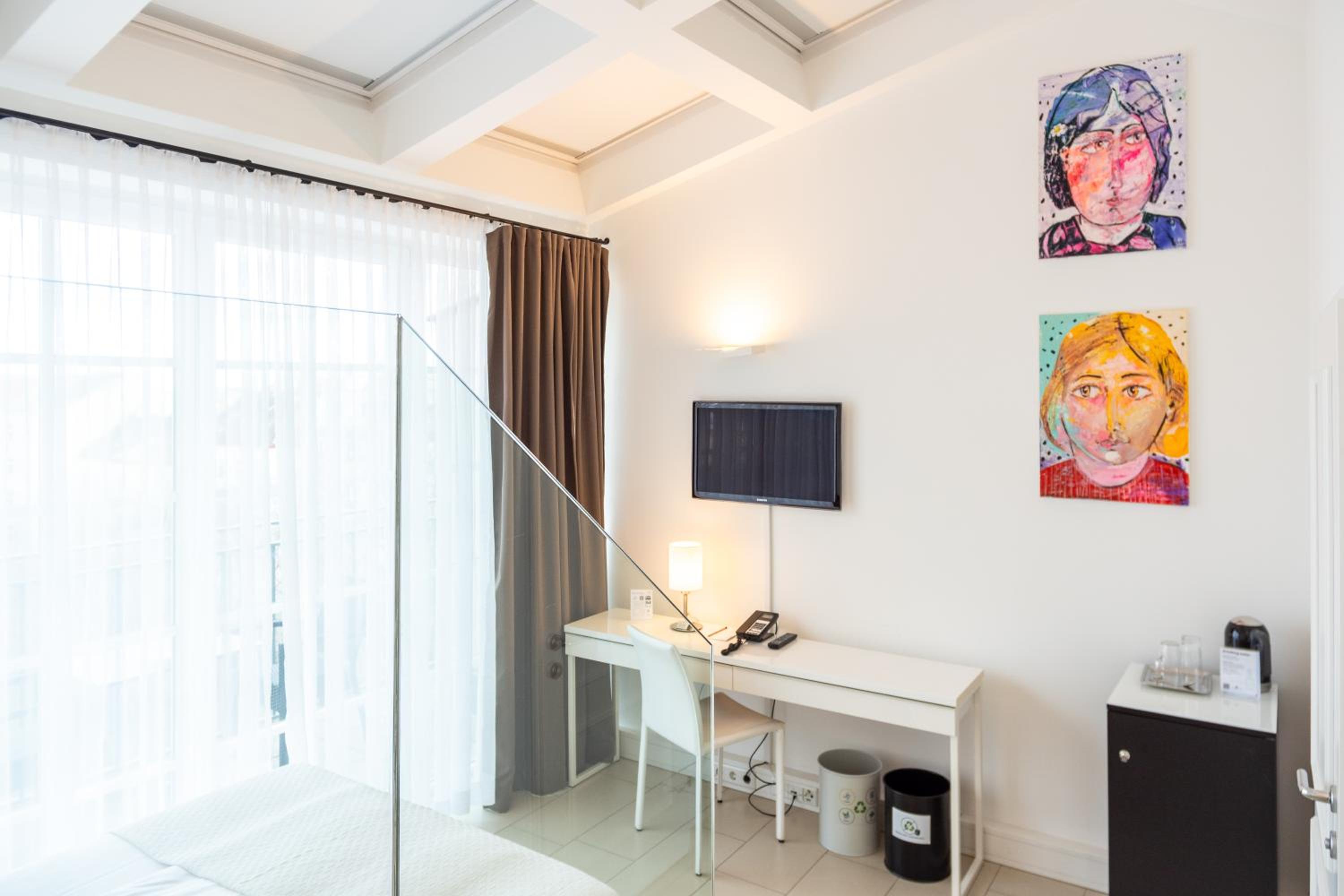 Standard Single Room with Balcony and Garden View