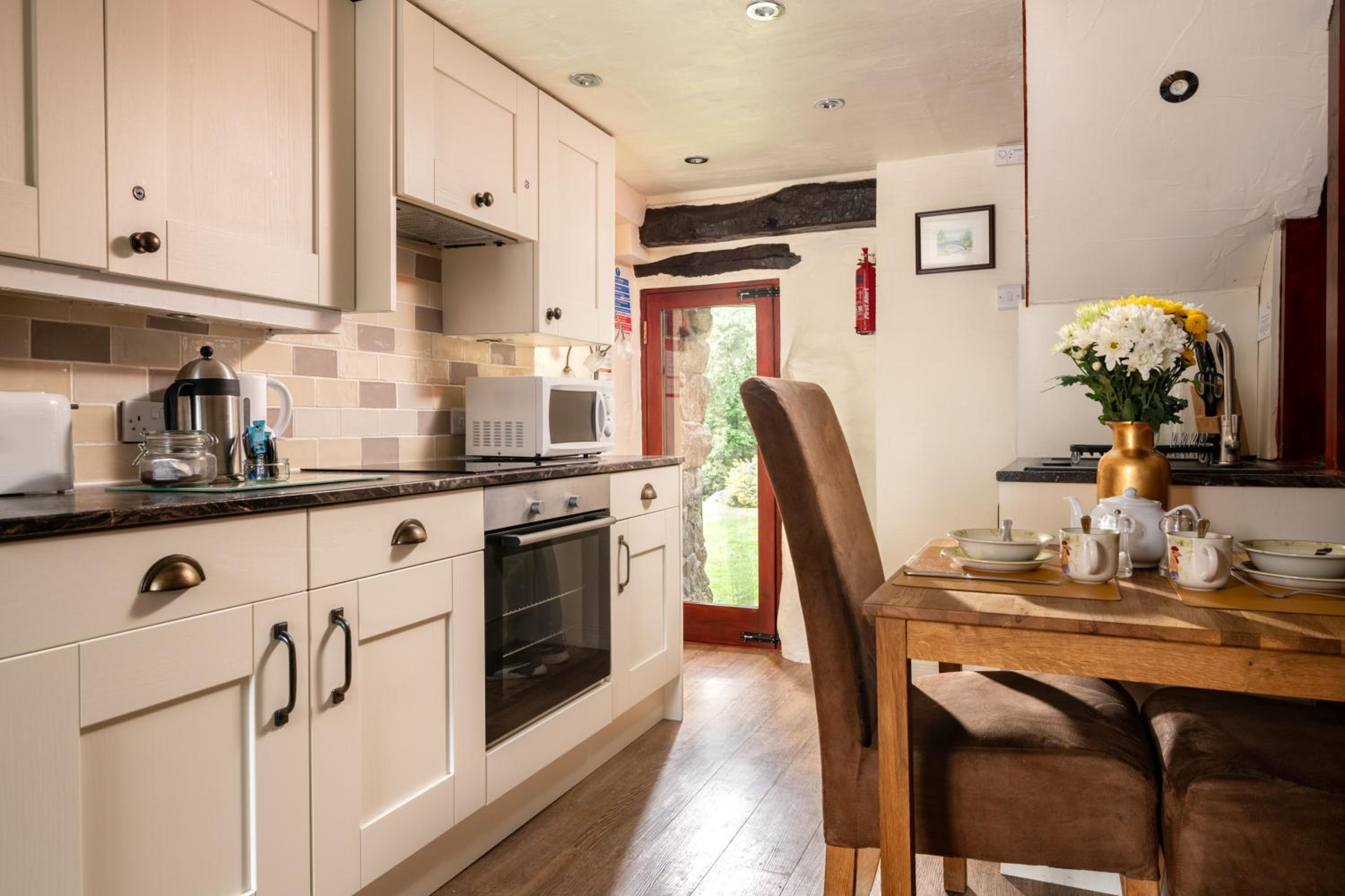 One-Bedroom Cottage - Whillan Beck - Photo 32