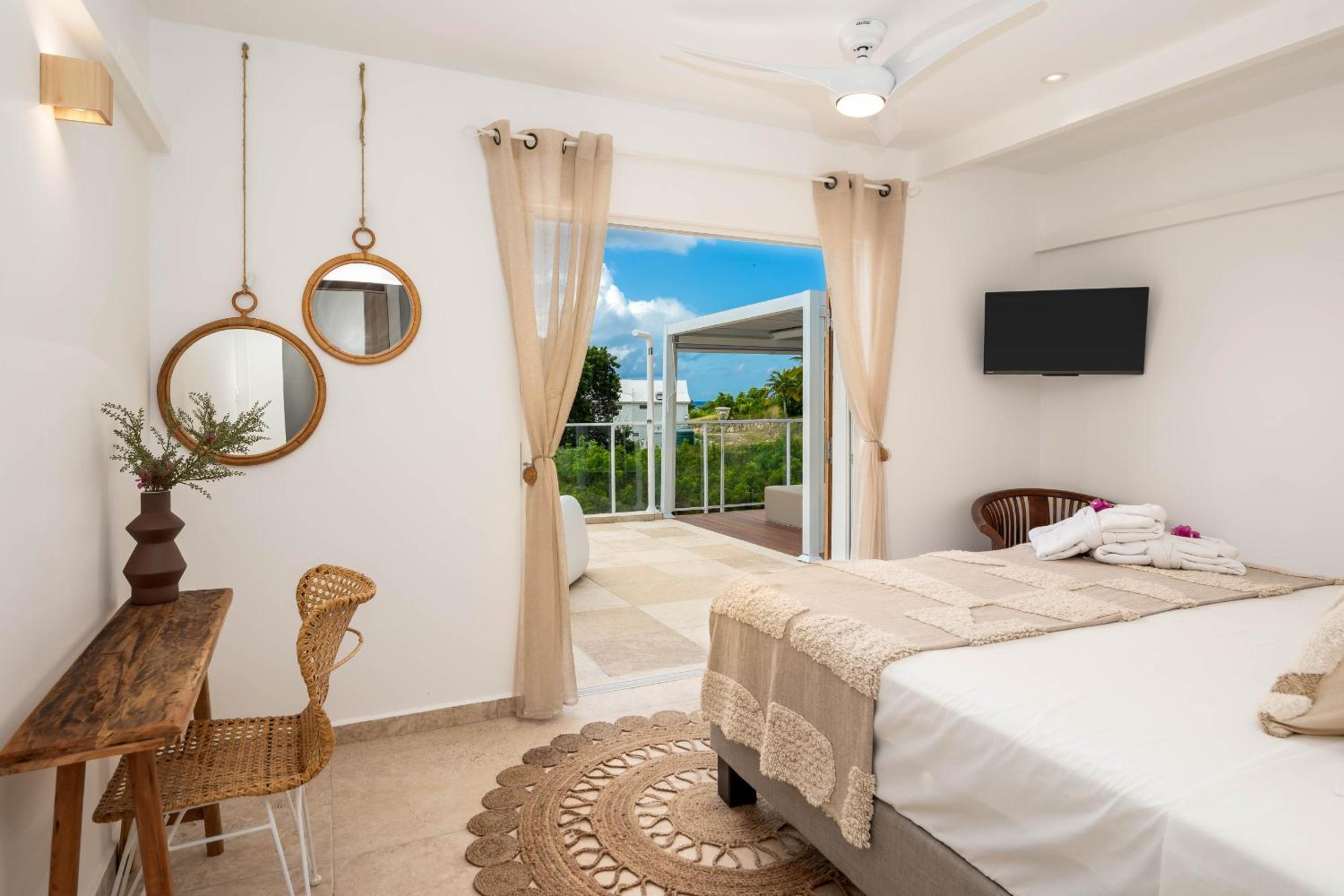 Three-Bedroom Villa photo 1