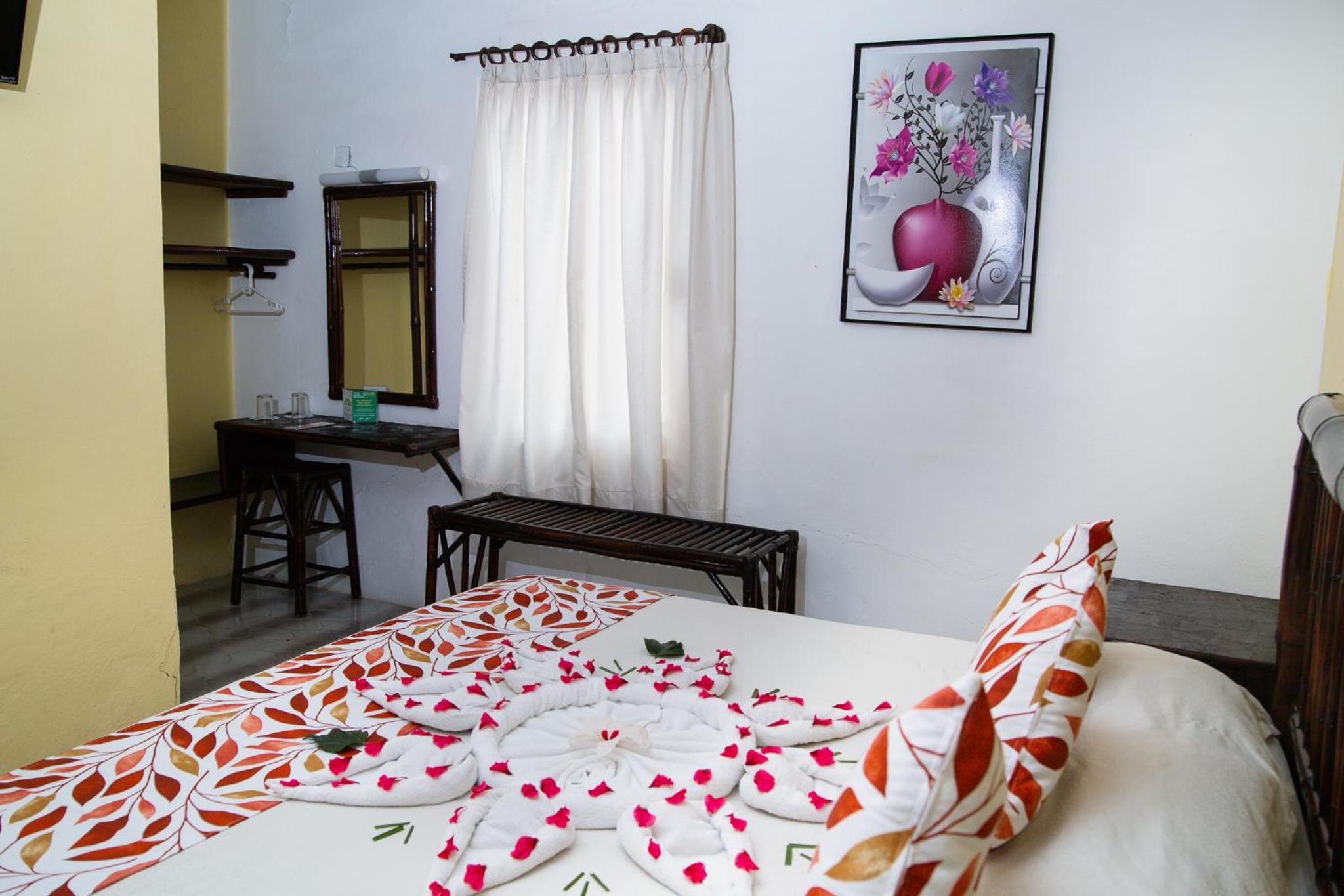 Queen Room photo 2