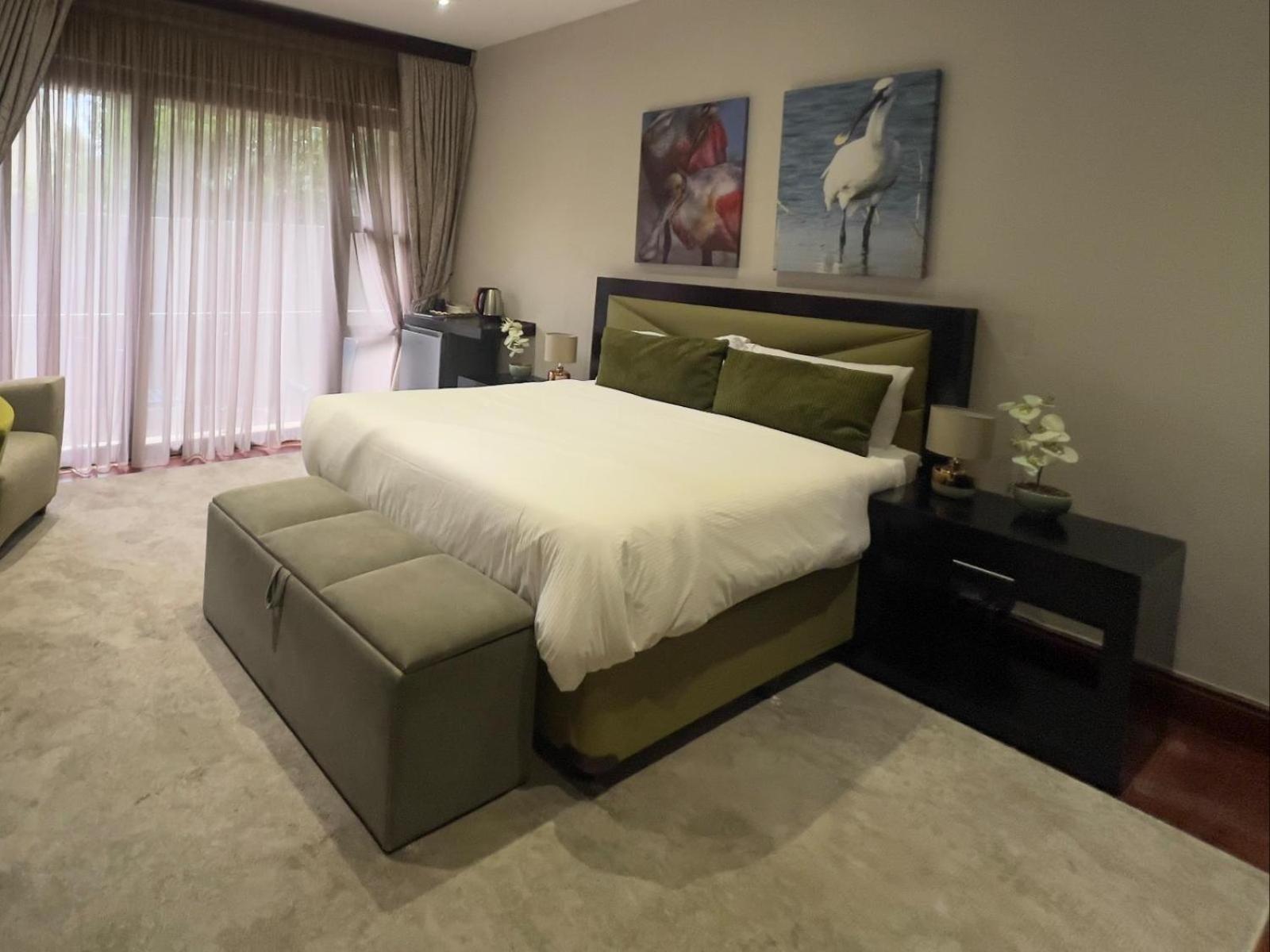 Luxury Queen Room - Photo 1
